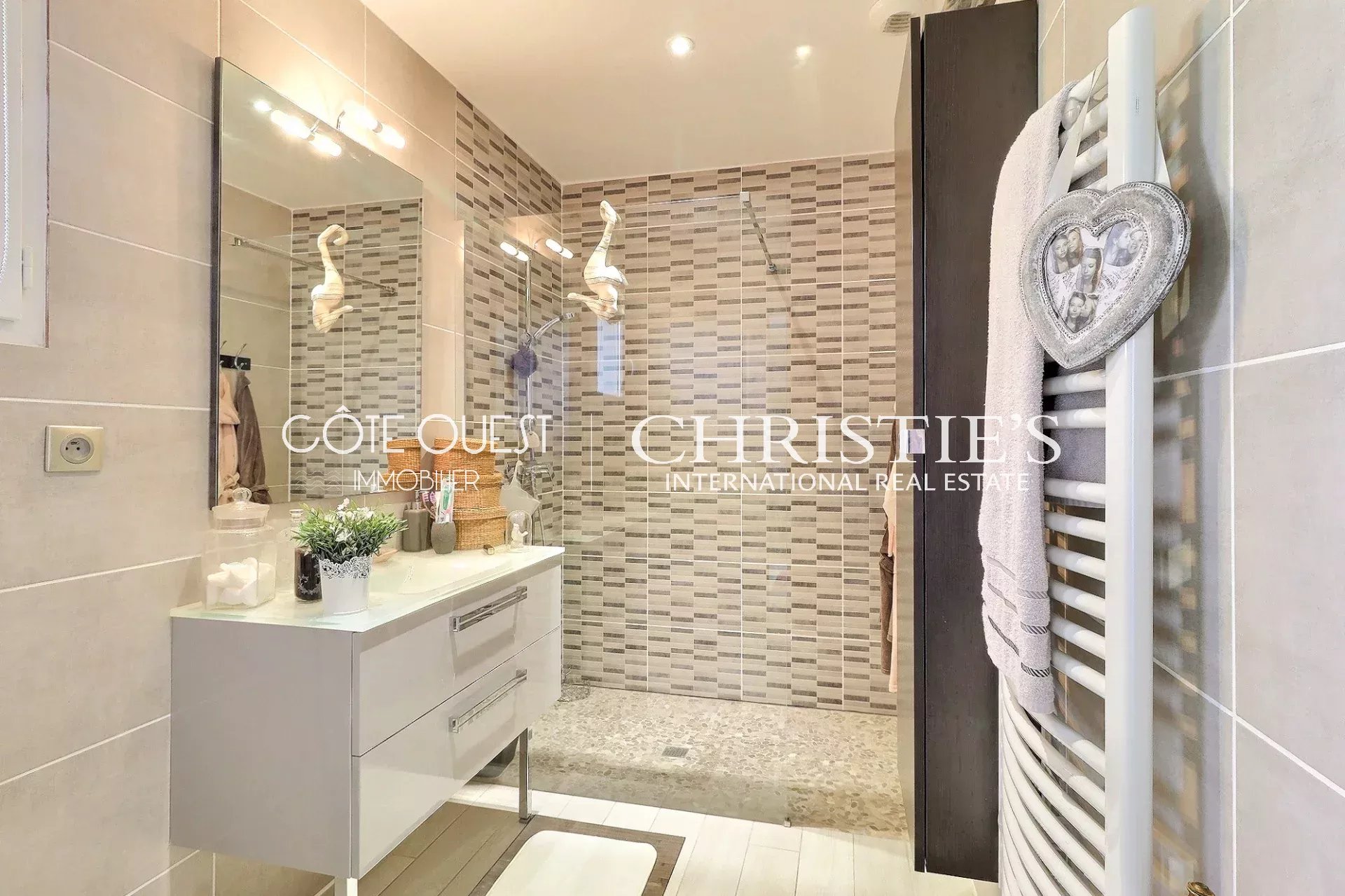 4 Bedroom Villa/Townhouse's Image 11