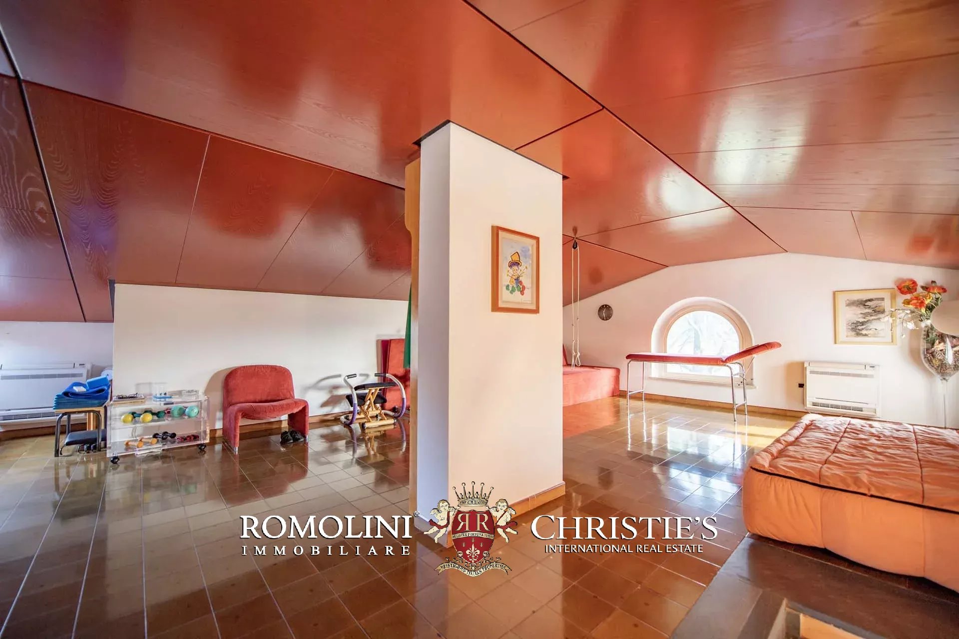 5 Bedroom Villa/Townhouse's Image 32