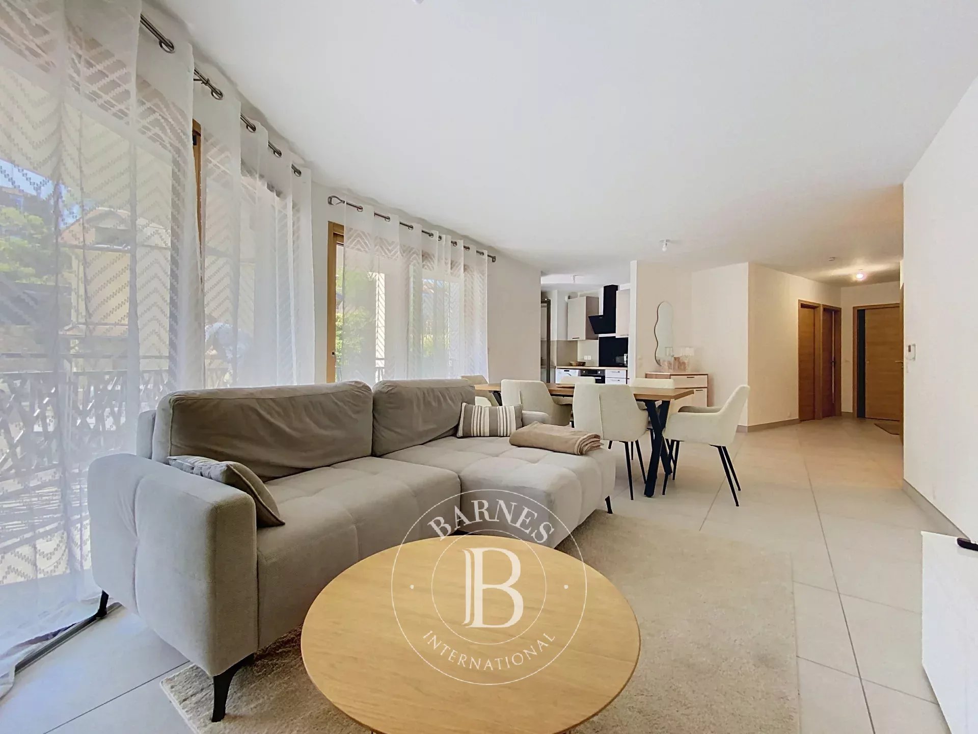 Appartement Évian-les-Bains  -  ref 87090667 (picture 1)
