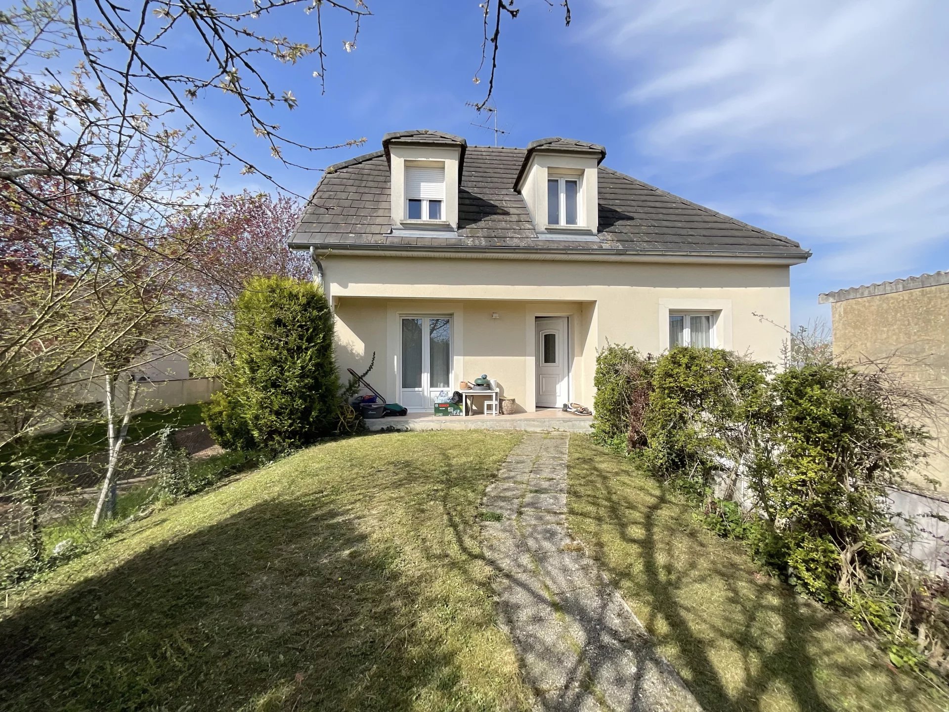 Pavillon Type 6  de 100m2 sur S/Sol , Agglo sud