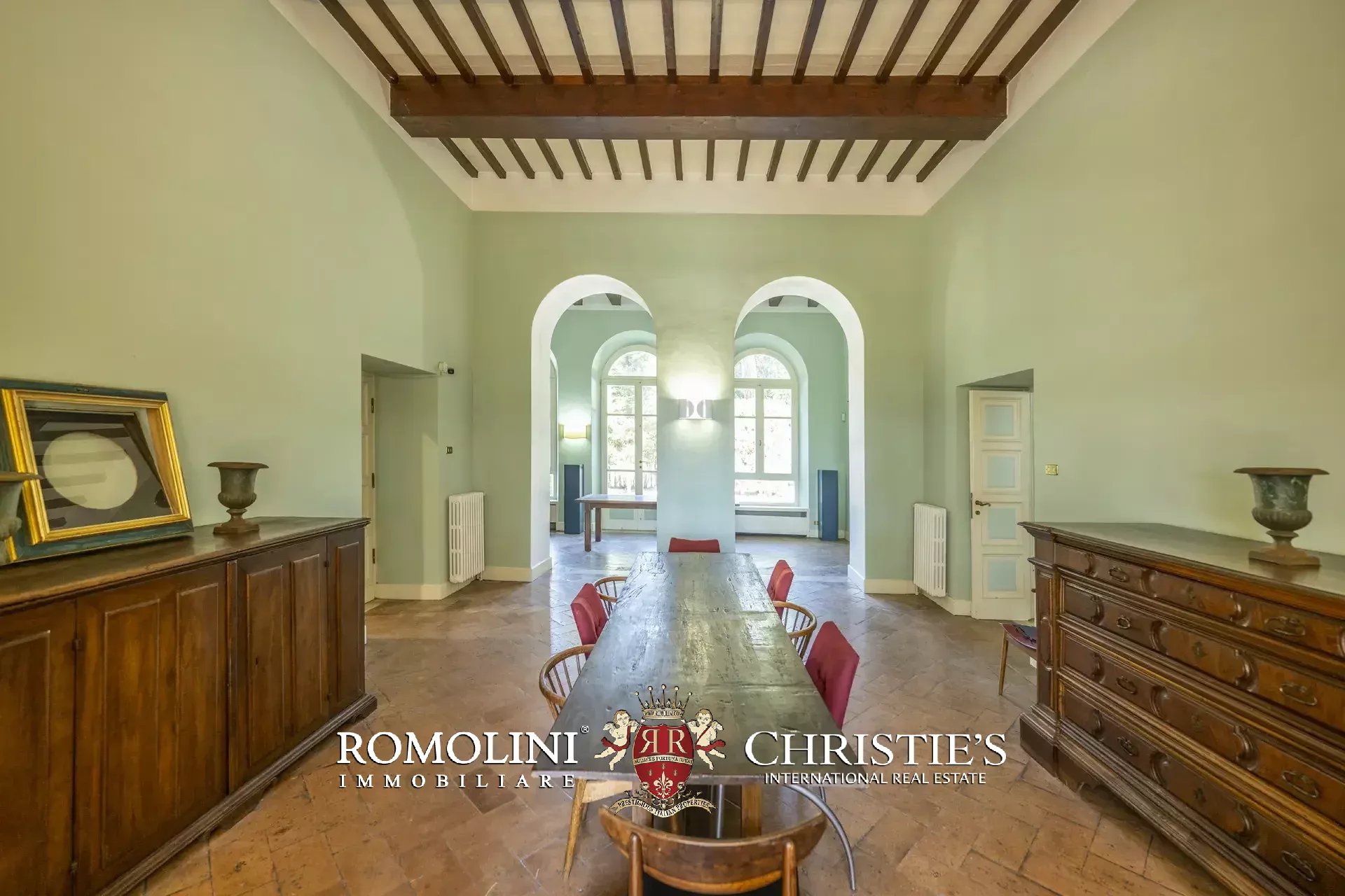 8 Bedroom Villa/Townhouse's Image 30