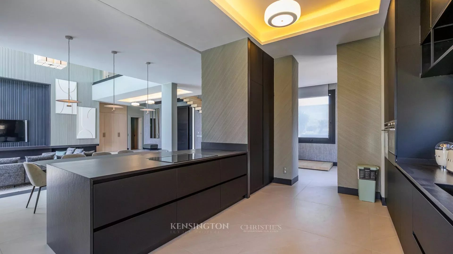 4 Bedroom Villa/Townhouse's Image 4