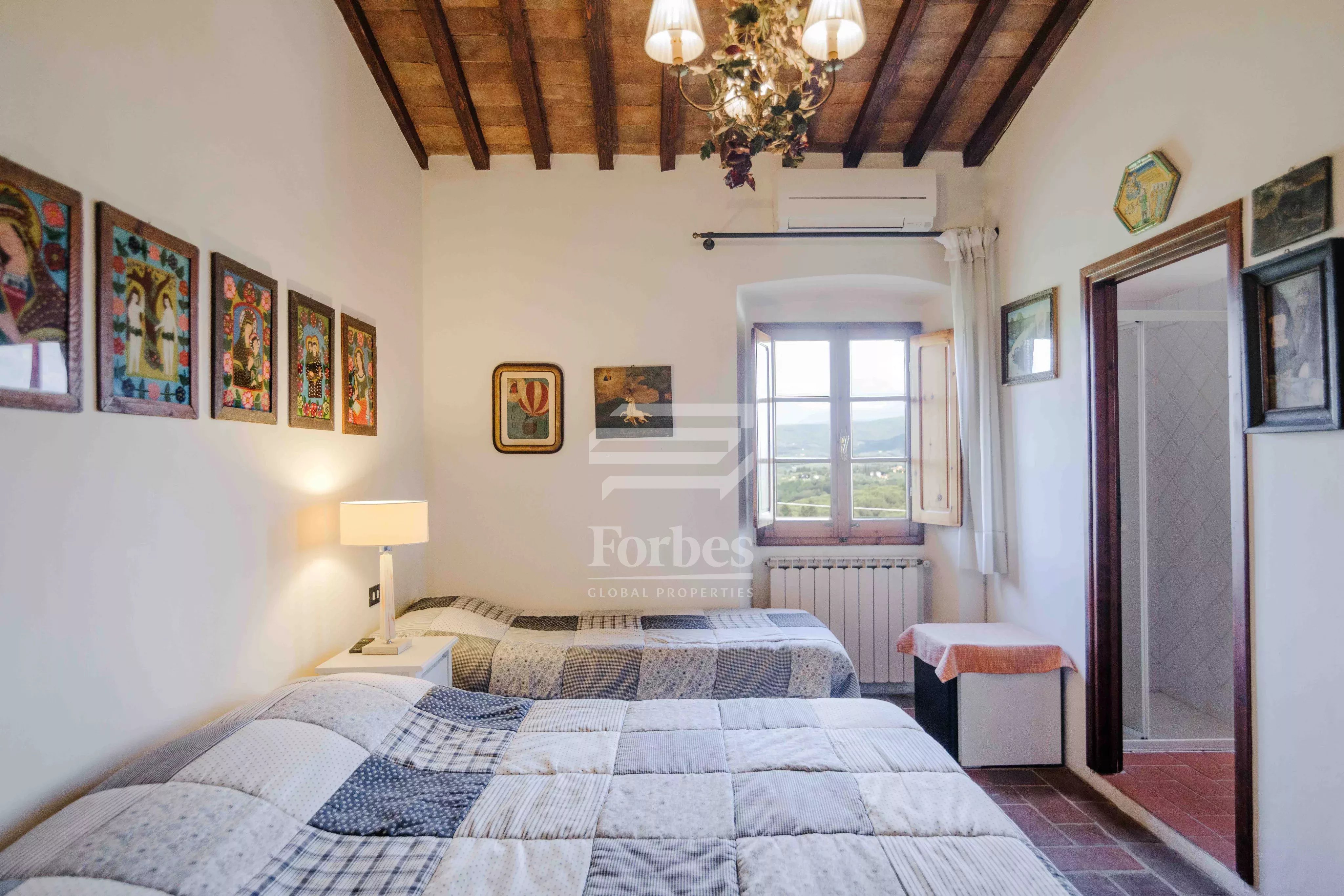 Farmhouse for sale in Tuscany, just minutes from Florence