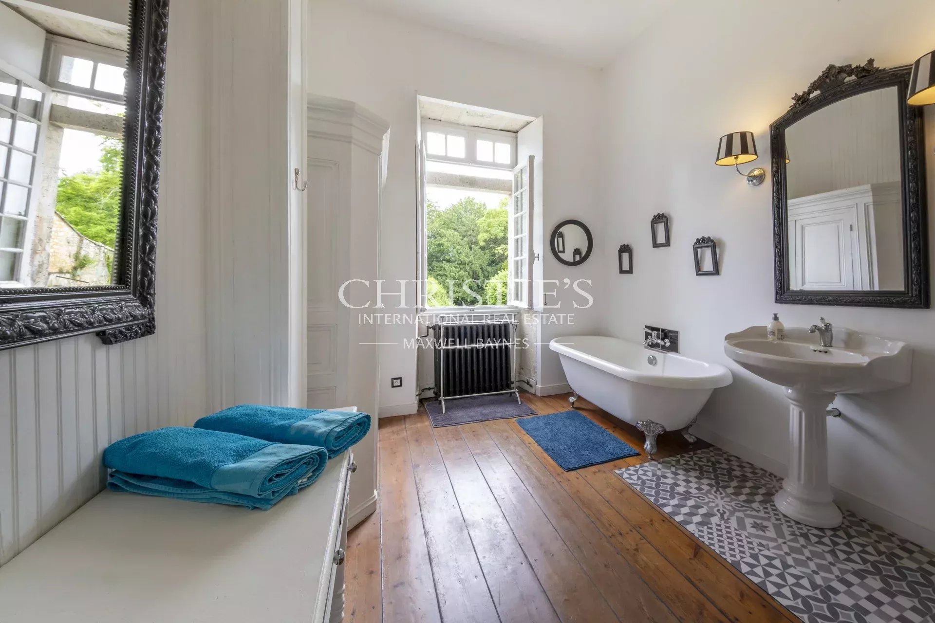 7 Bedroom Chateau's Image 26