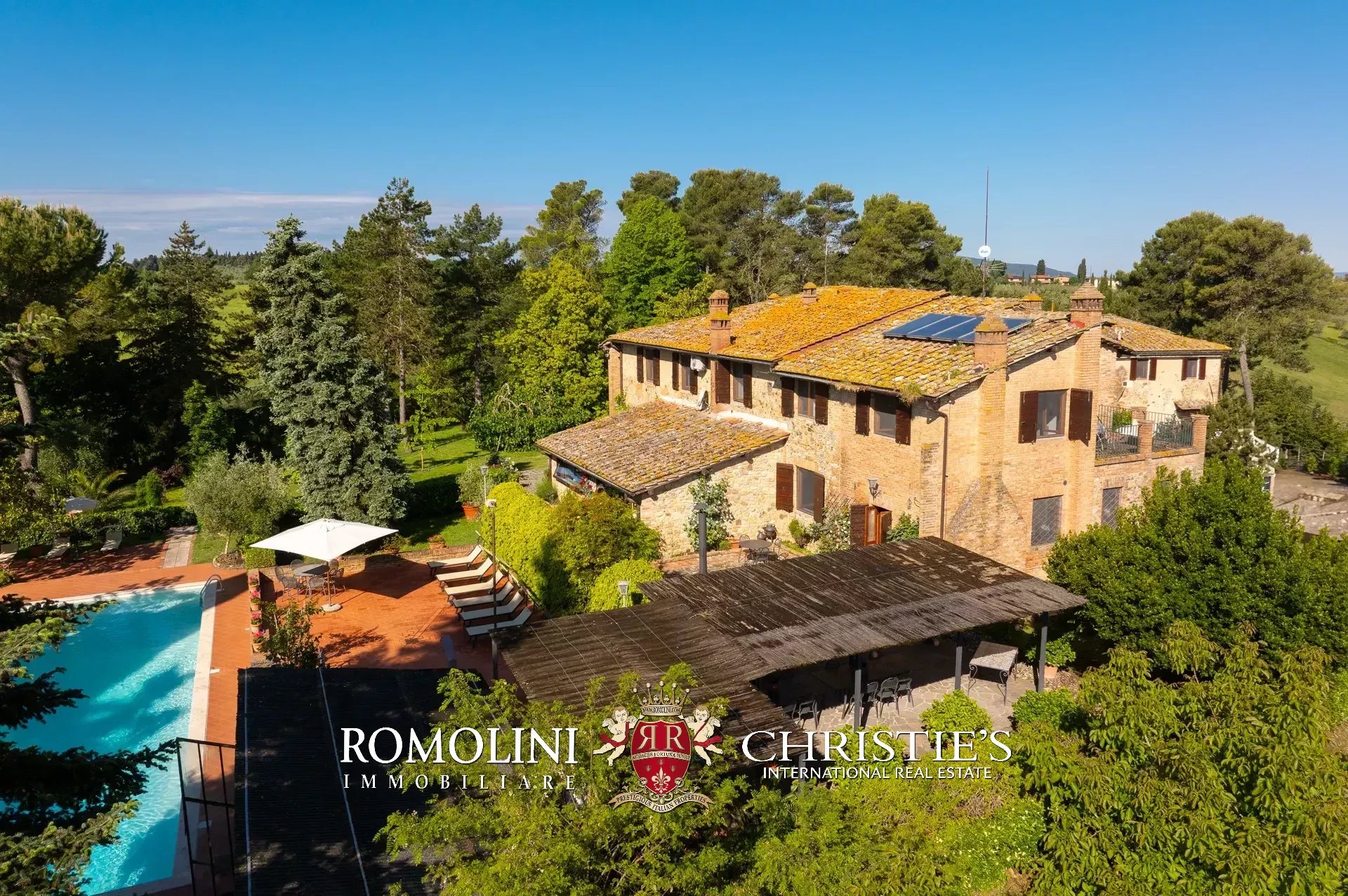 18 Bedroom Vineyard's Image 20