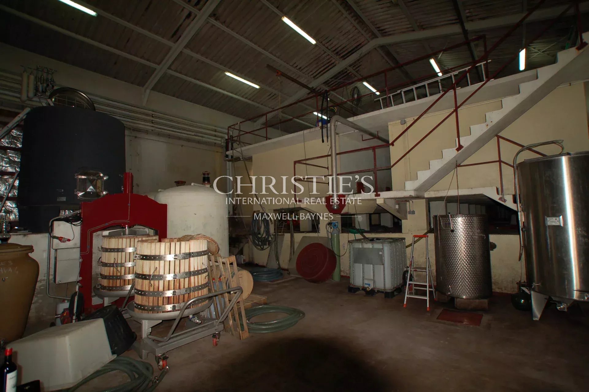 14 Bedroom Vineyard's Image 6
