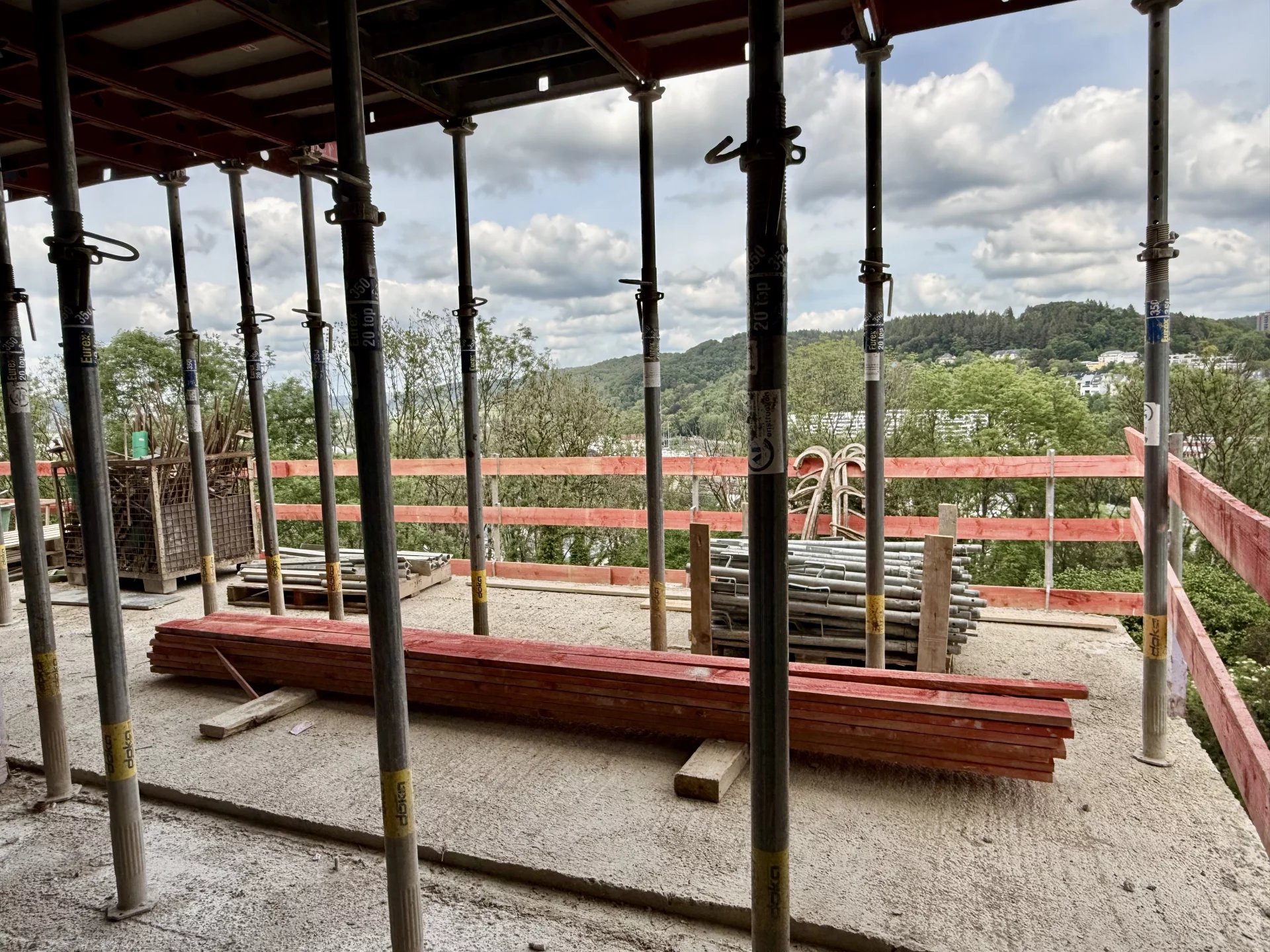 Superbe duplex avec deux terrasses offrant une vue sur Eich