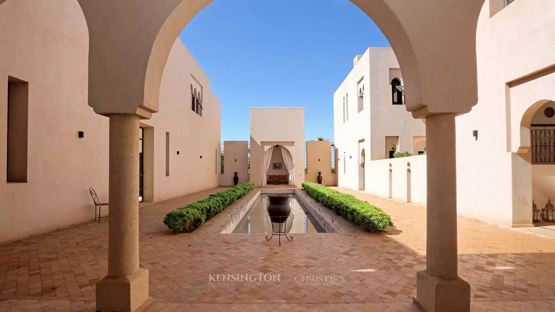 6 Bedroom Villa/Townhouse's Image 3