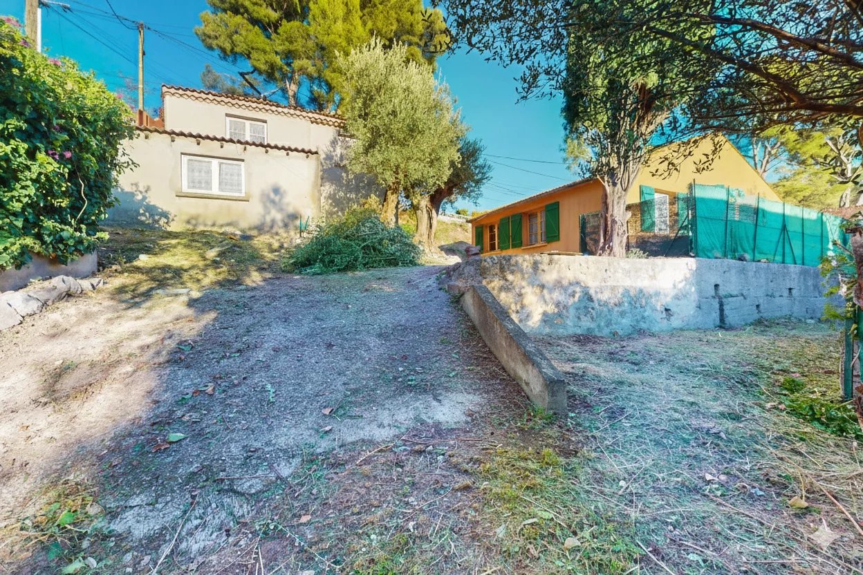 Achat Maison T5 à Le Revest-les-Eaux (83200) - 101m²