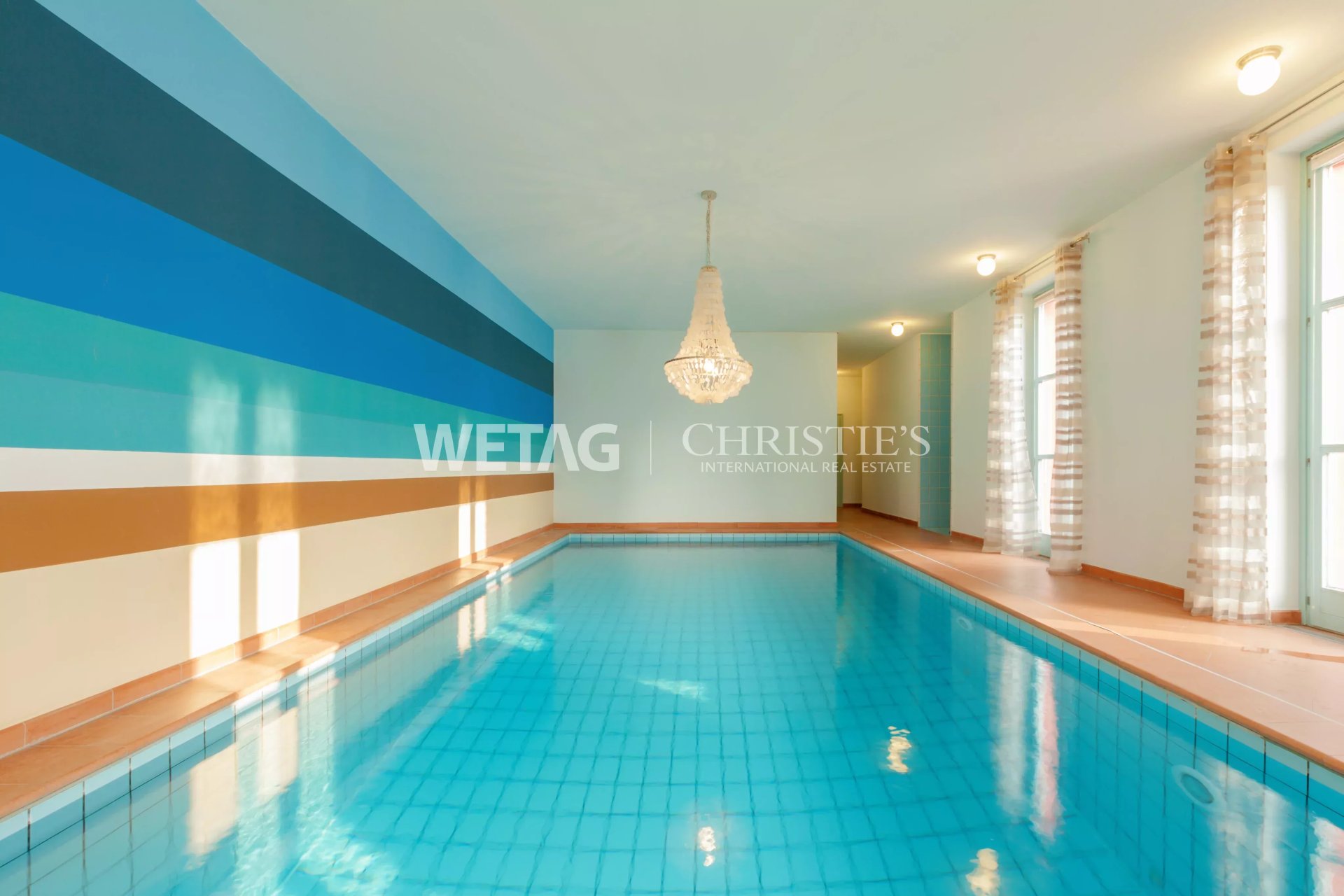 7 Bedroom Villa/Townhouse's Image 3
