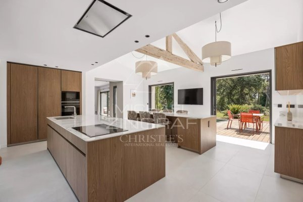 Spacious modern villa completely renovated — photo 5