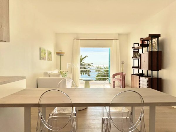 Seafront Apartment For Sale in Cannes — photo 1