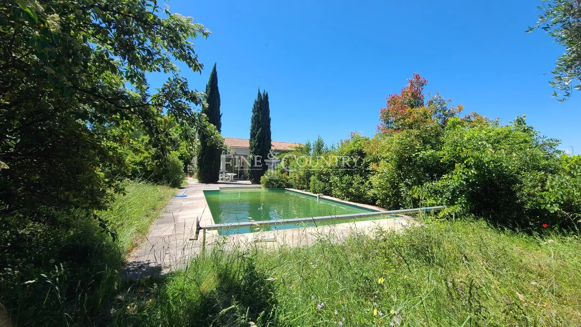 Photo of Villa For Sale in Montauroux for renovation