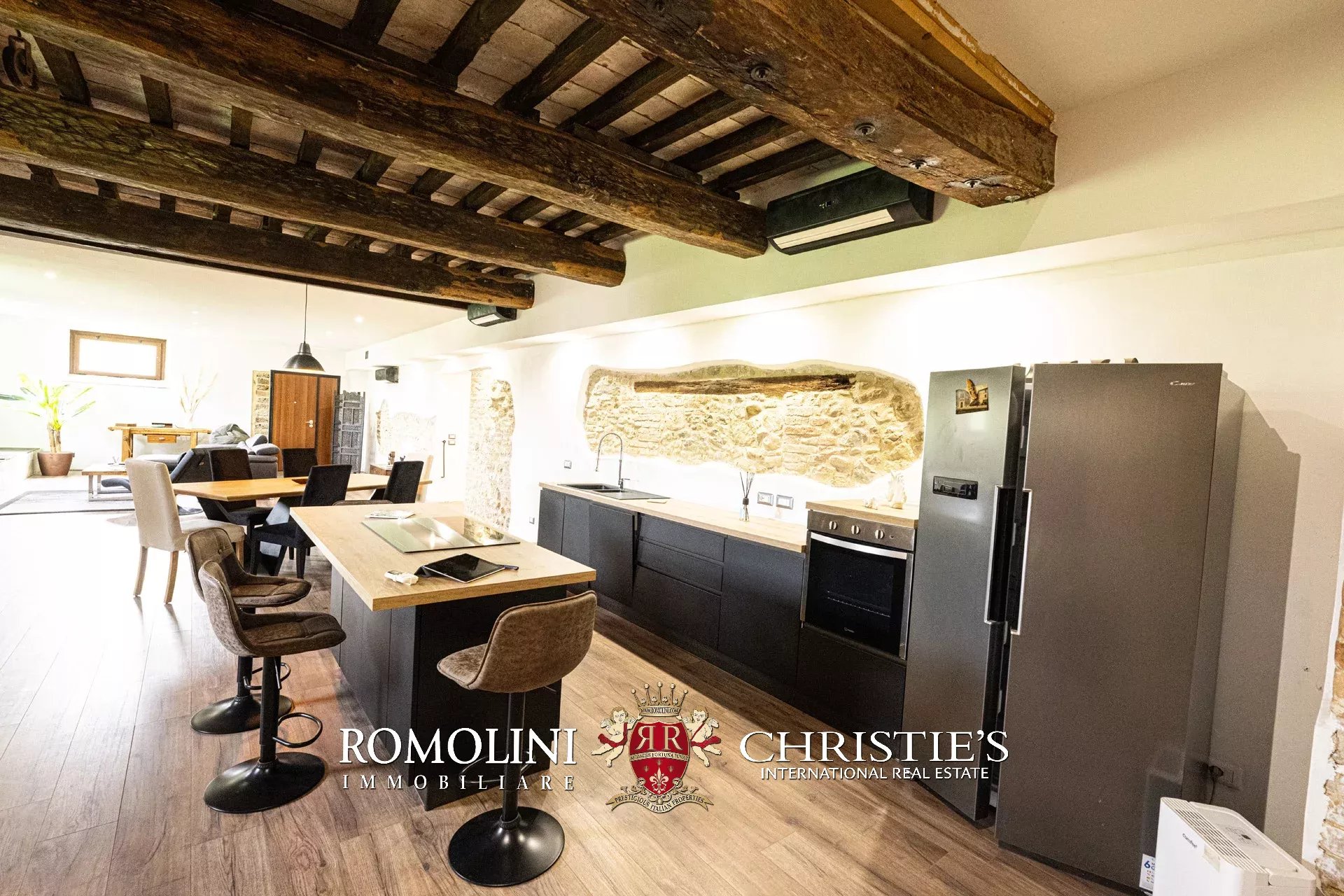 9 Bedroom Villa/Townhouse's Image 63