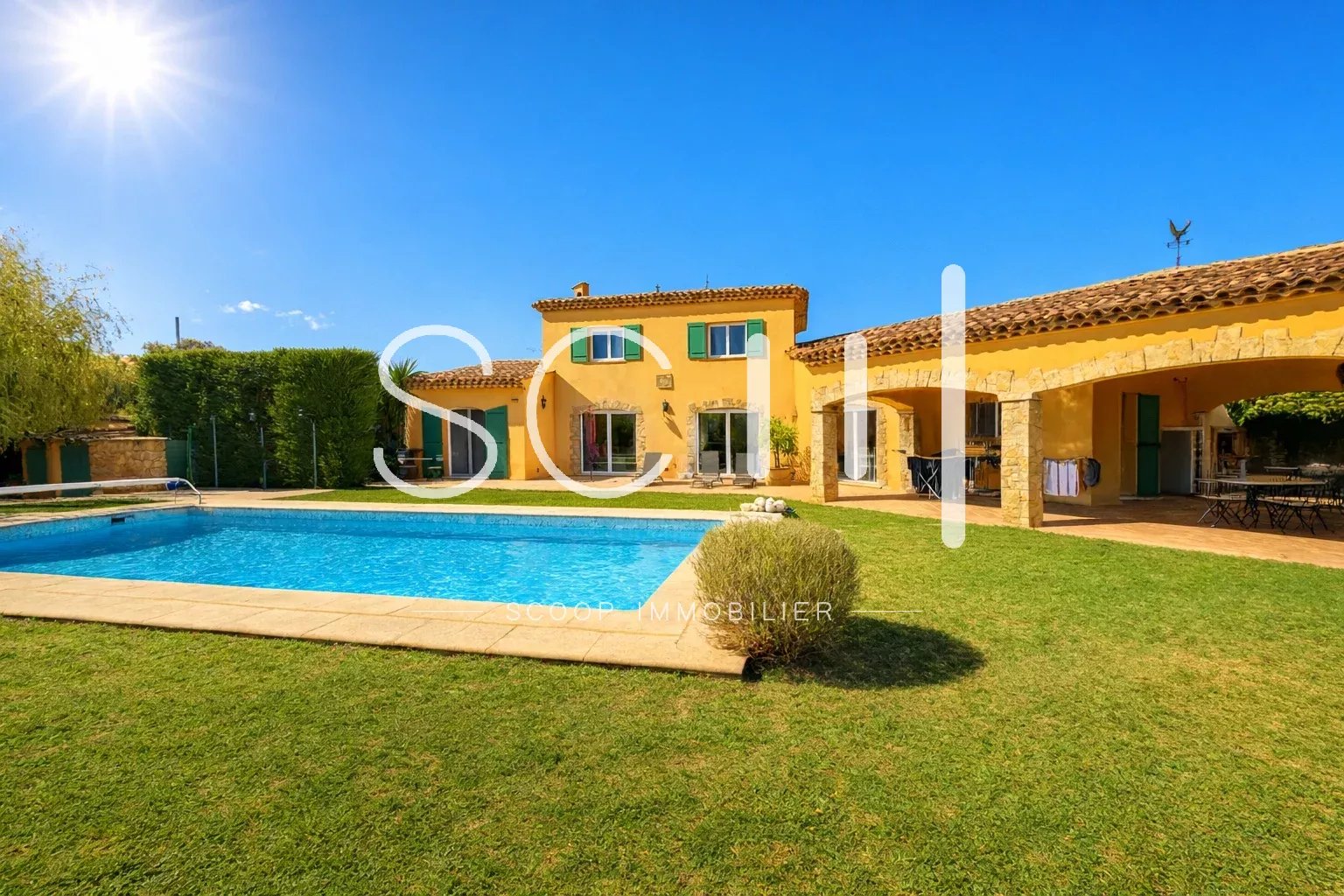 Agence immobilière de 