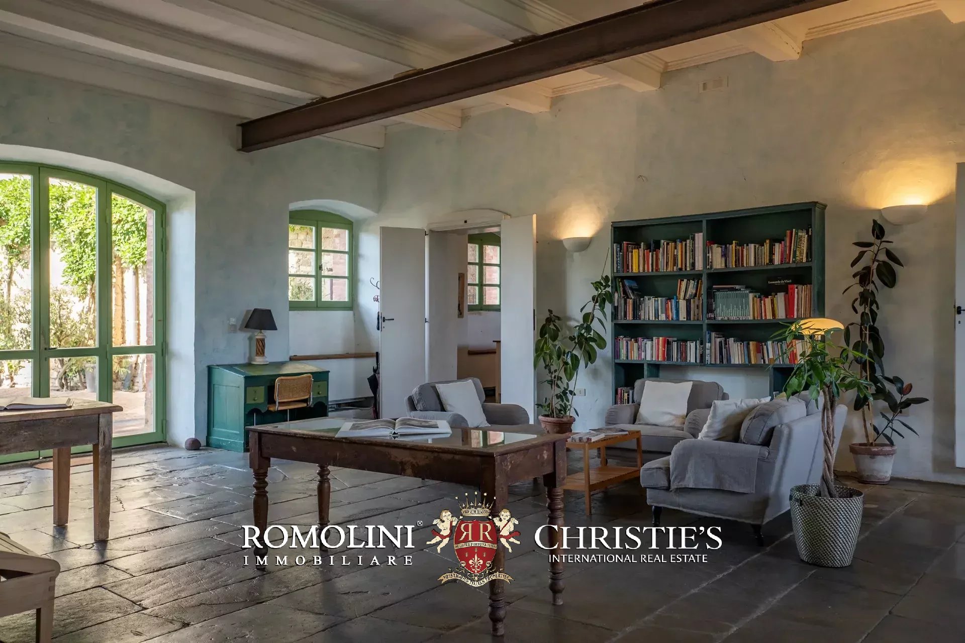10 Bedroom Villa/Townhouse's Image 48