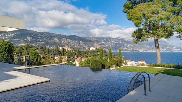 Saint-Jean-Cap-Ferrat - Villa combines luxury and comfort — photo 4