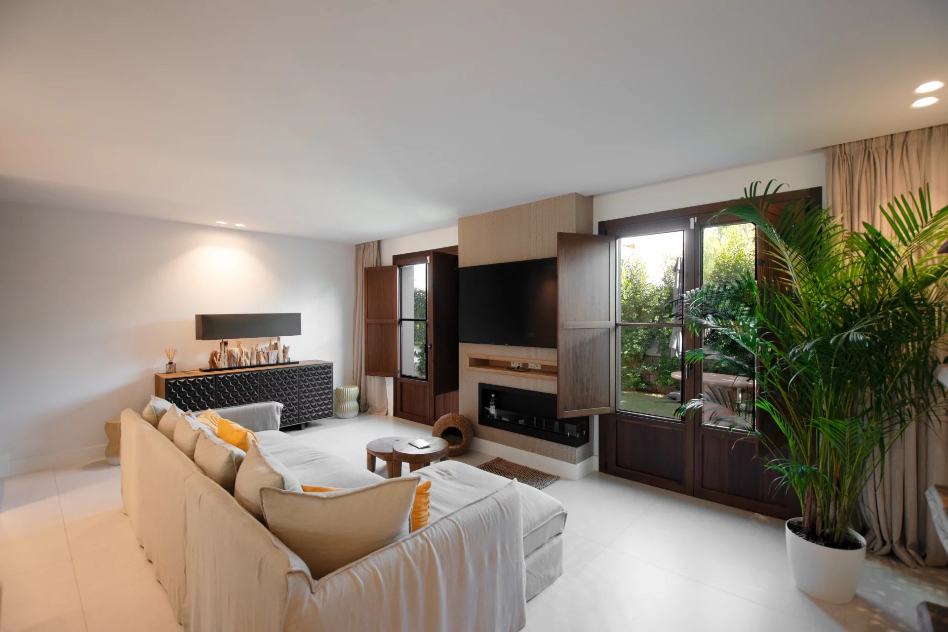 Exquisite terraced villa in a prestigious residential community in Santa Gertrudis, Ibiza