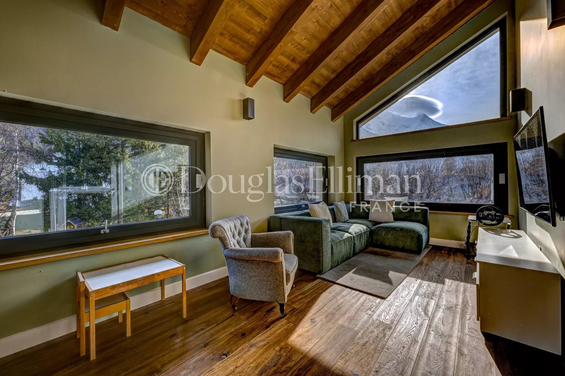 CHAMONIX – Beautifully renovated chalet in Les Praz - Picture n°3