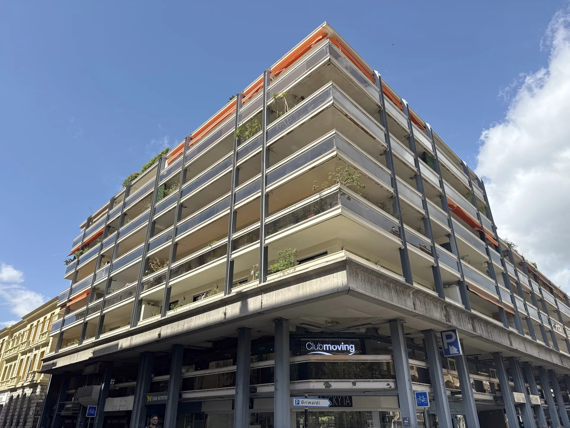 Carré d’Or – Espace Grimaldi – Studio en avant-dernier étage avec terrasse au calme - Photo 5