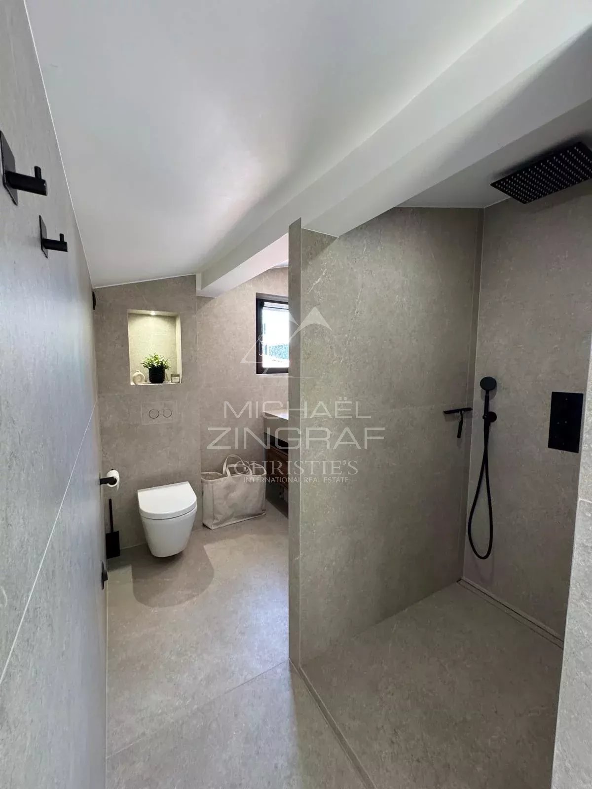 2 Bedroom Apartment/Flat's Image 10