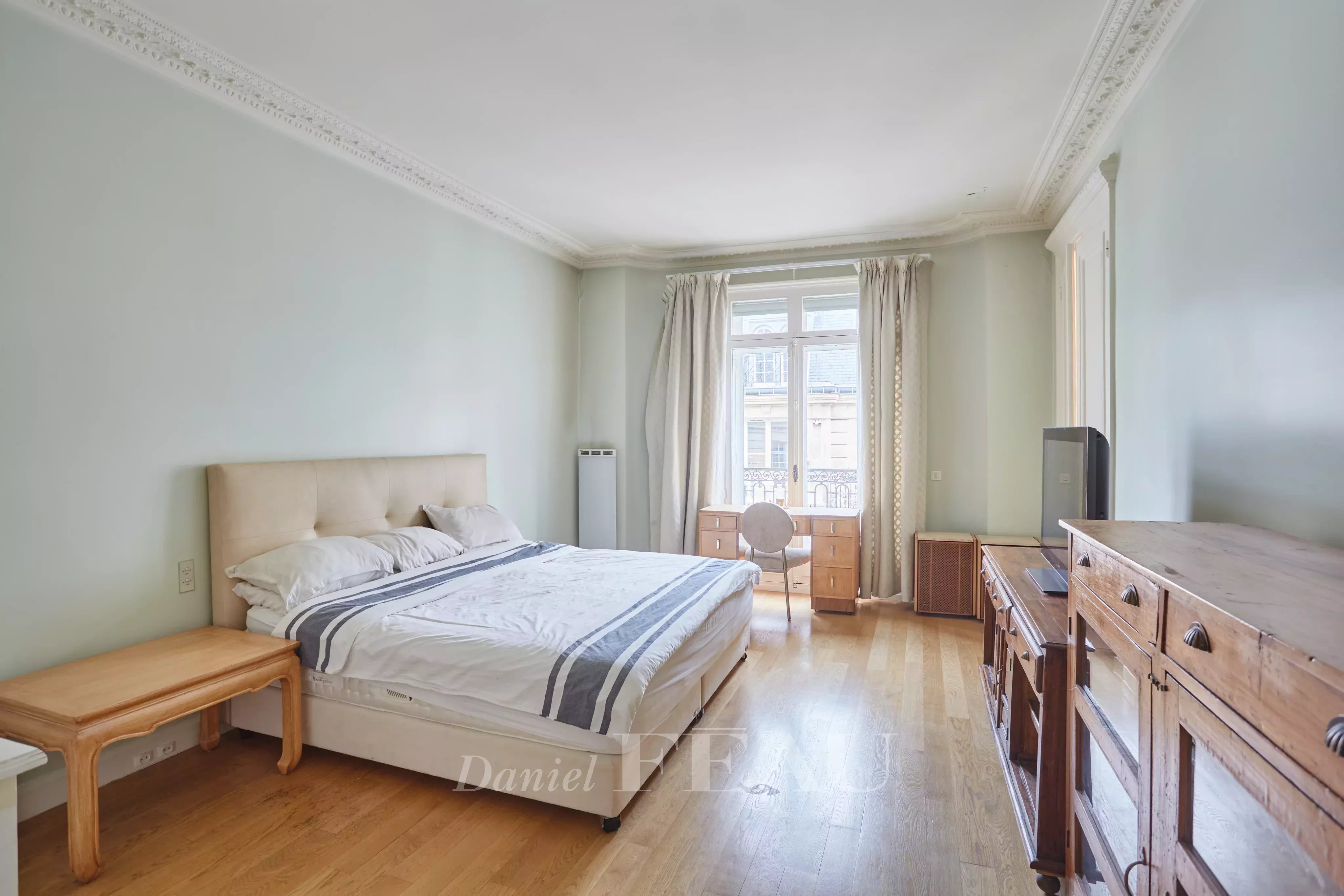 Sale Apartment Paris 16th