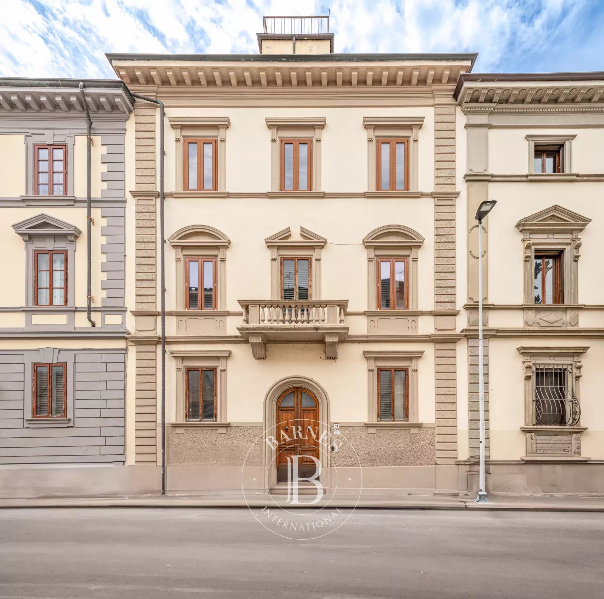 Casa d'epoca con giardino privato