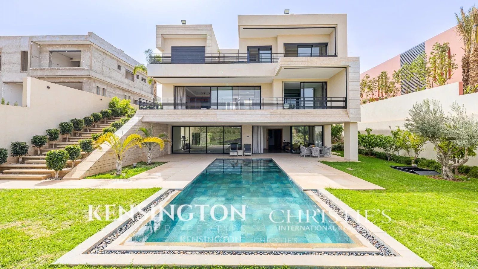 4 Bedroom Villa/Townhouse's Image 46