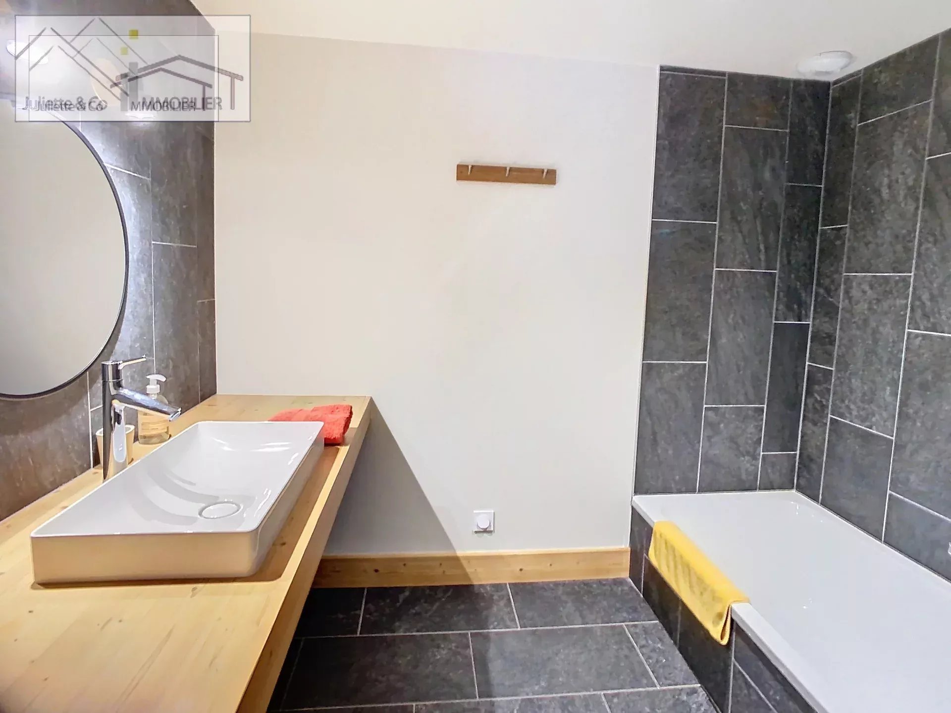 Photo of Chamonix F4 a stone's throw from the city center, completely renovated