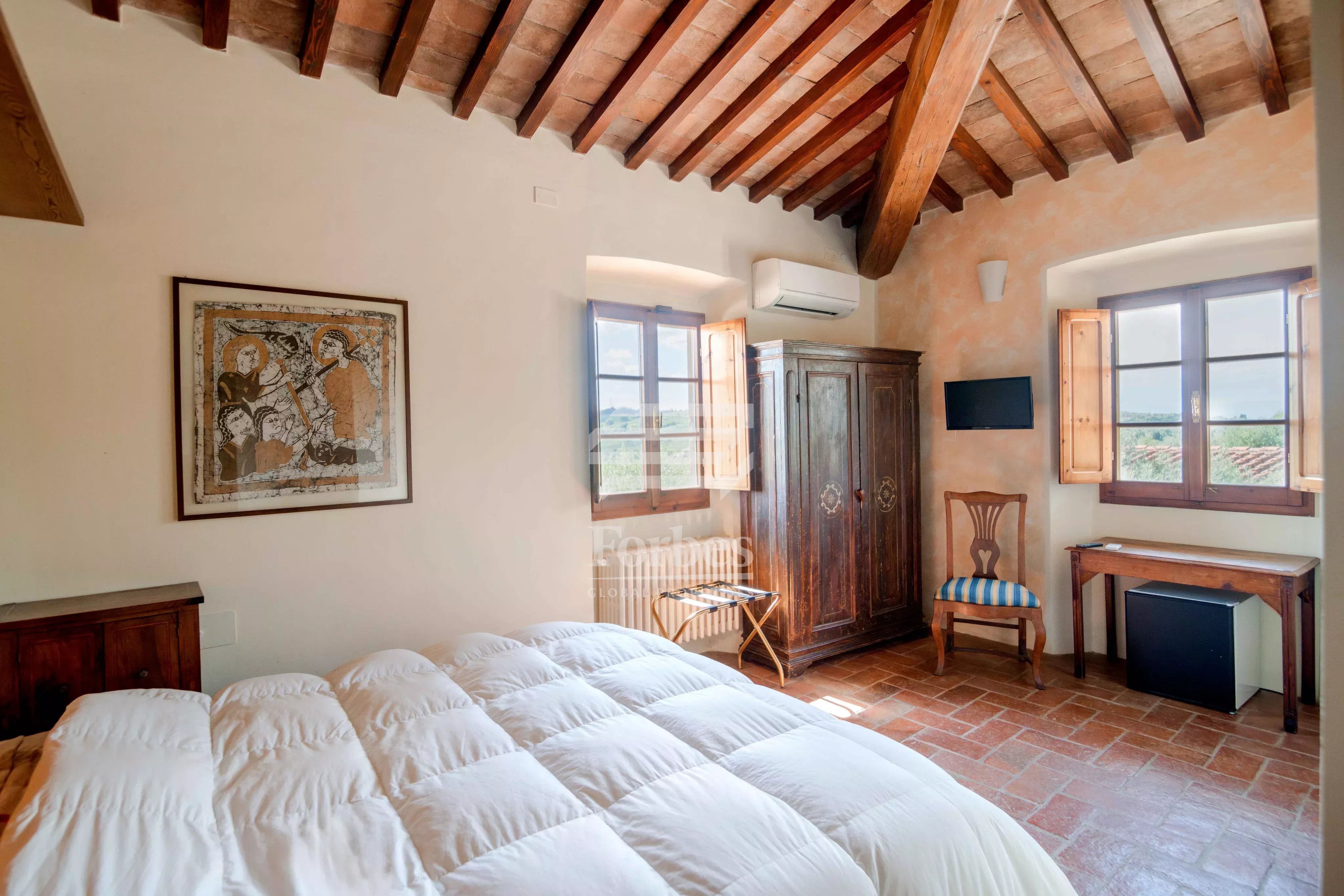 Farmhouse for sale in Tuscany, just minutes from Florence