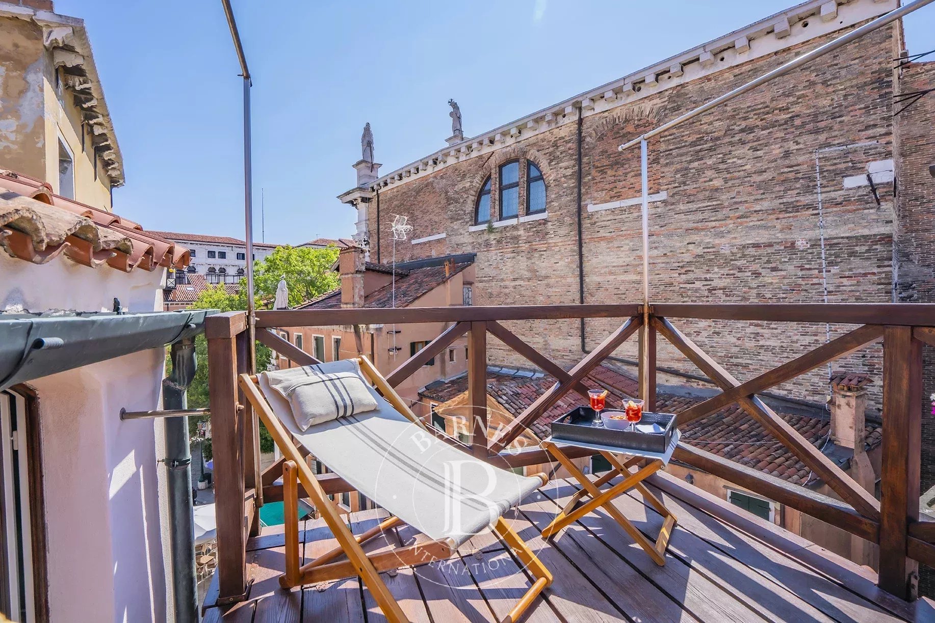 Venezia, San Marco: appartamento con altana in Campo Santo Stefano