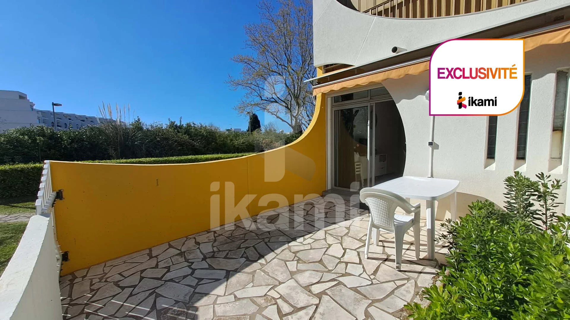 Studio cabine rez-de-jardin avec parking