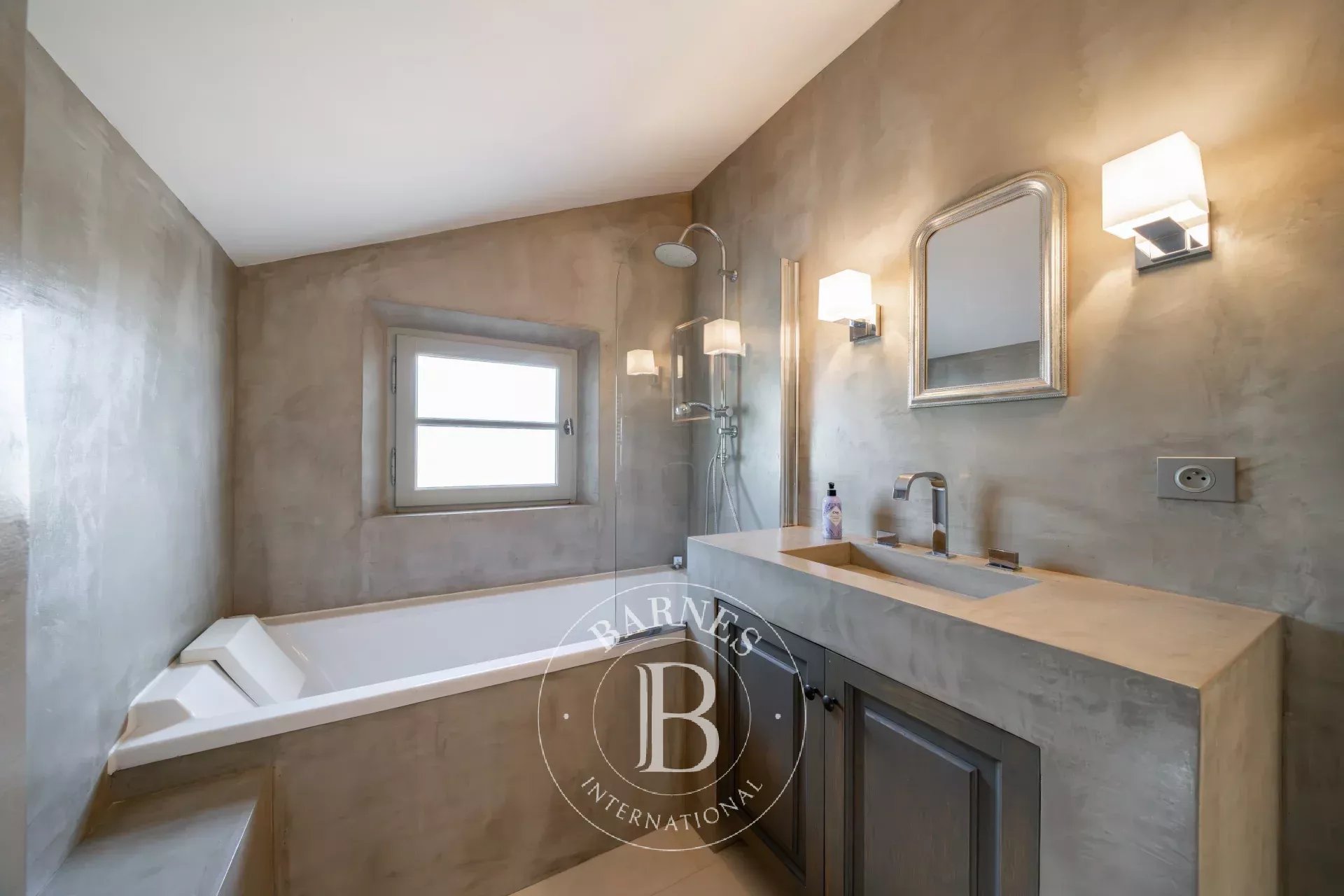 Ev Mougins - picture 33