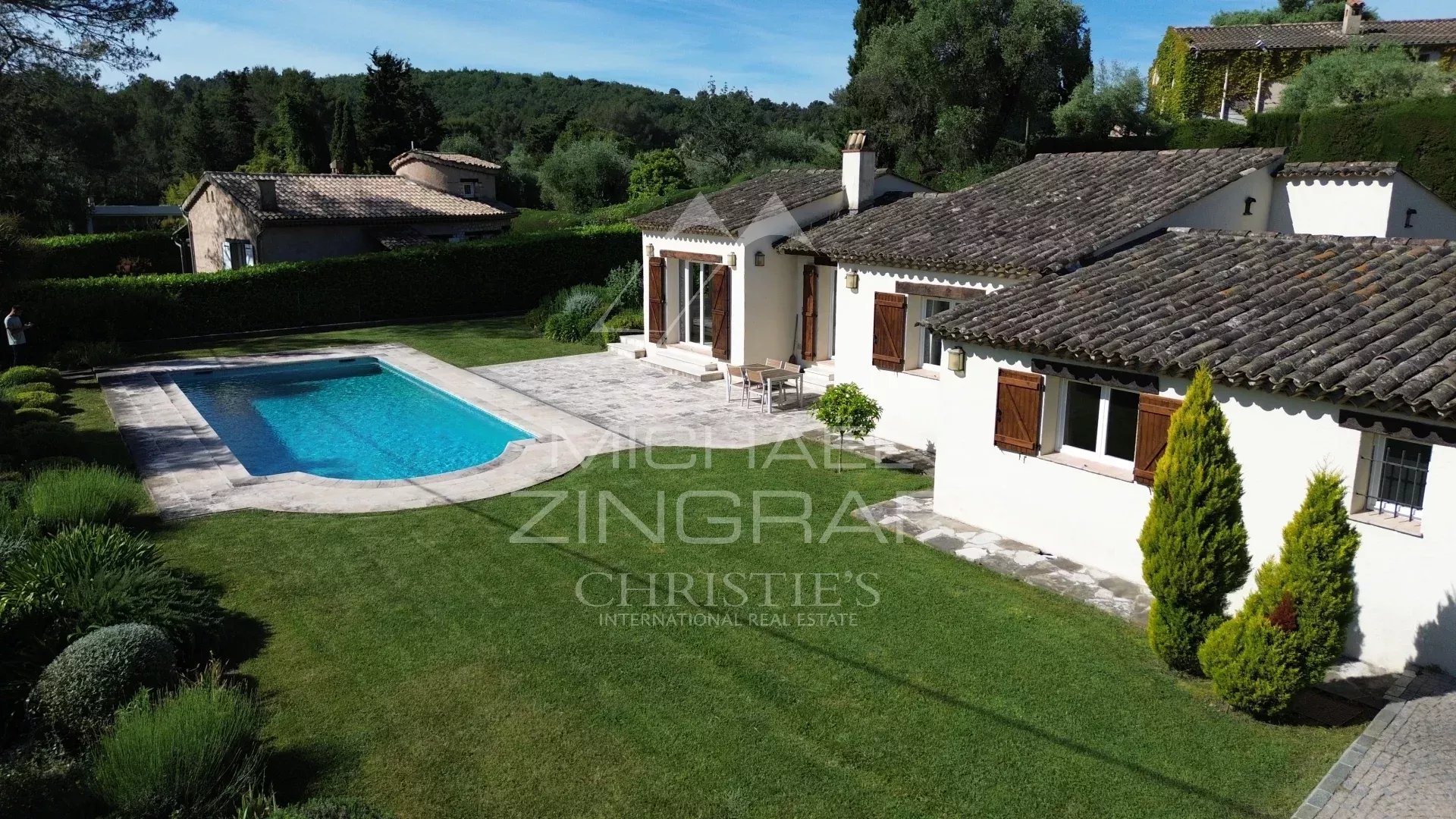 4 Bedroom Villa/Townhouse's Image 3