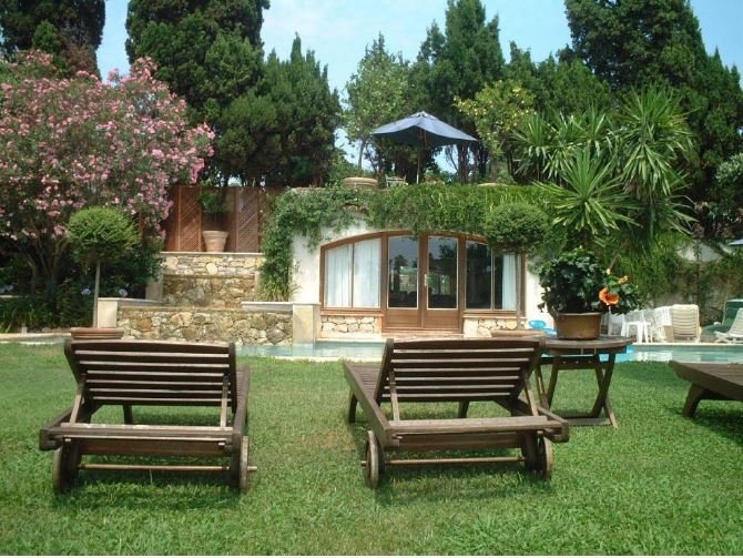 VILLA WITH PROVENCAL CHARM