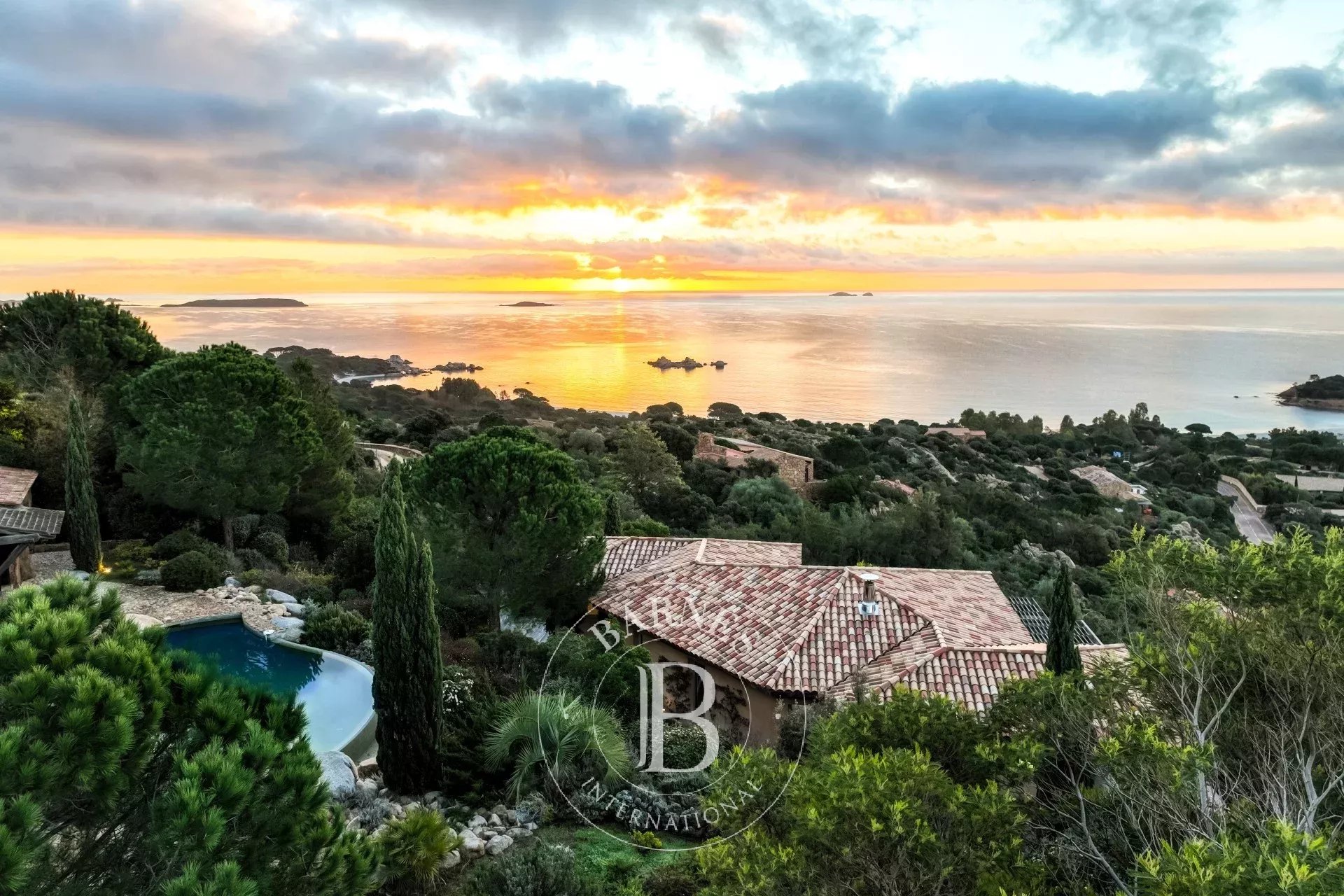 Porto-Vecchio  - Villa  - picture 1