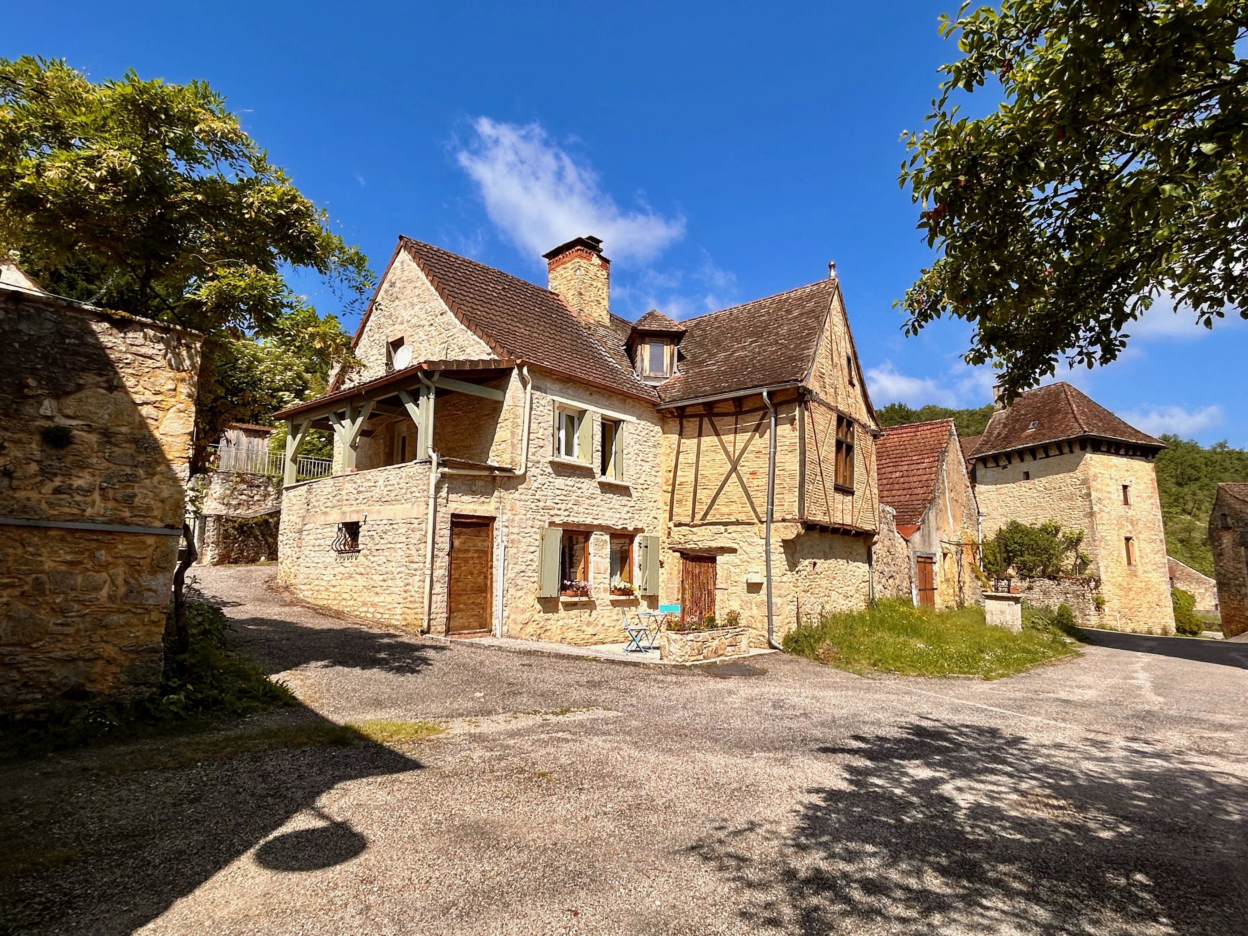 Beautifully Restored 3 bed Village Property with 2 bed Guest House