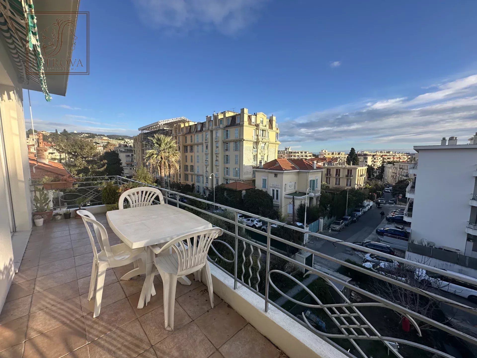 Agence immobilière de 