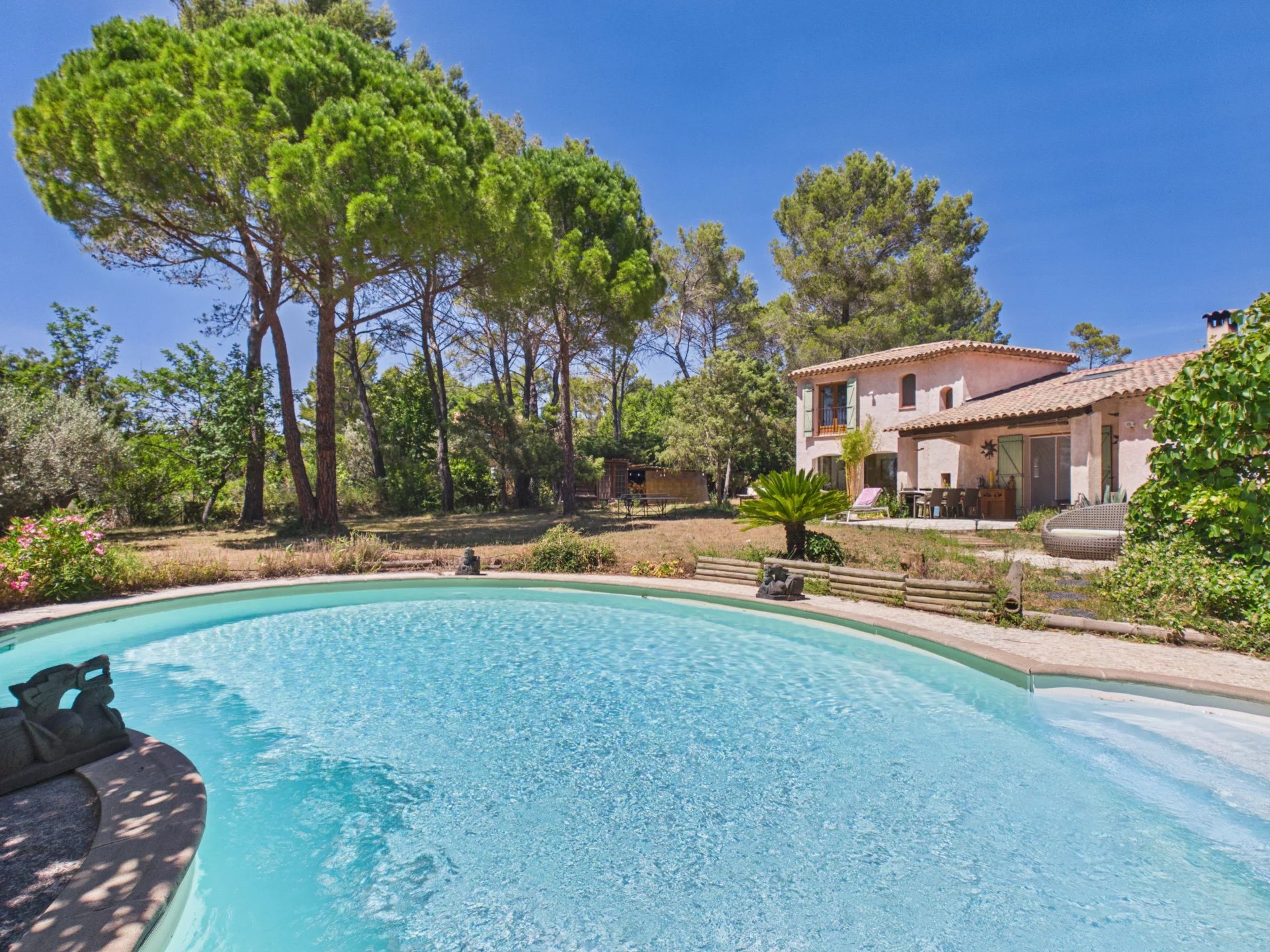 Villa with pool in a peaceful setting - Fayence
