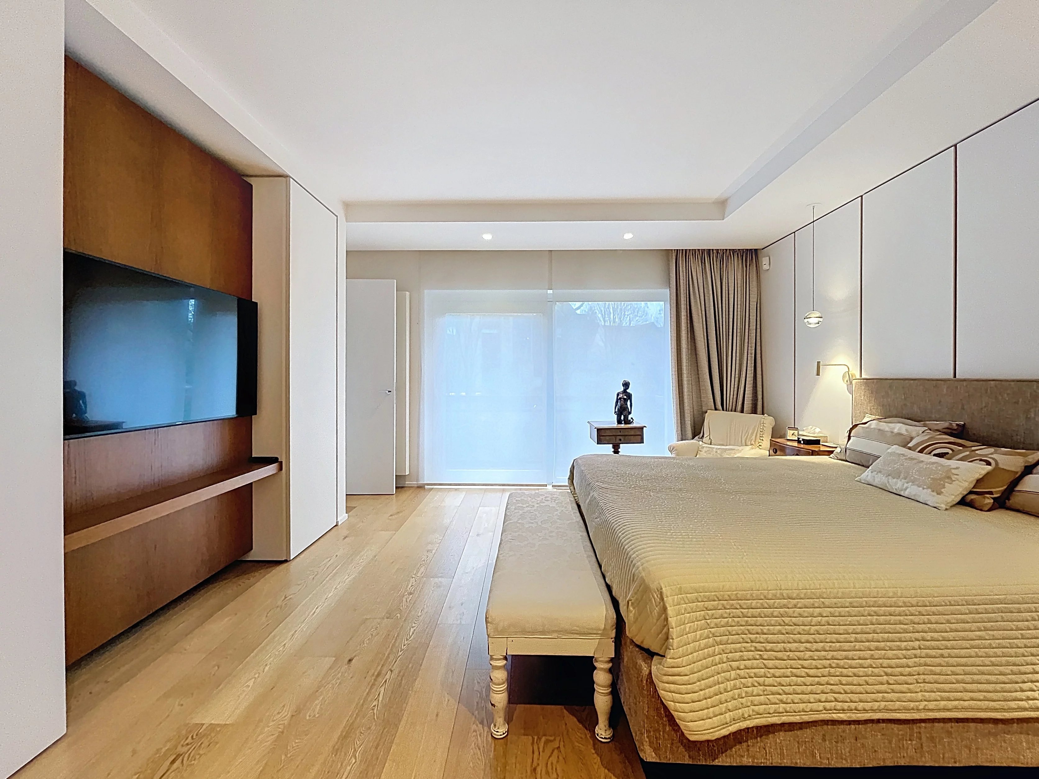 Observatorium - Prestigieuze gerenoveerde flat, terrassen, dubbele garage