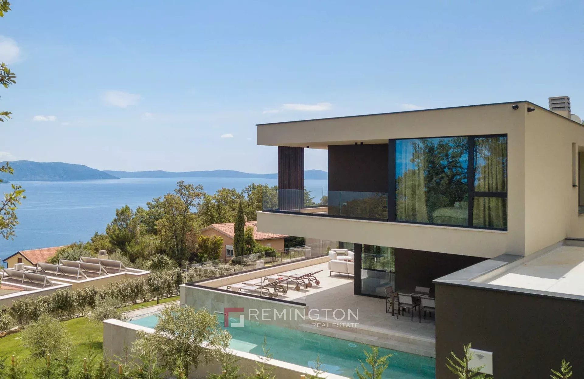 4 Bedroom Villa/Townhouse's Image 17