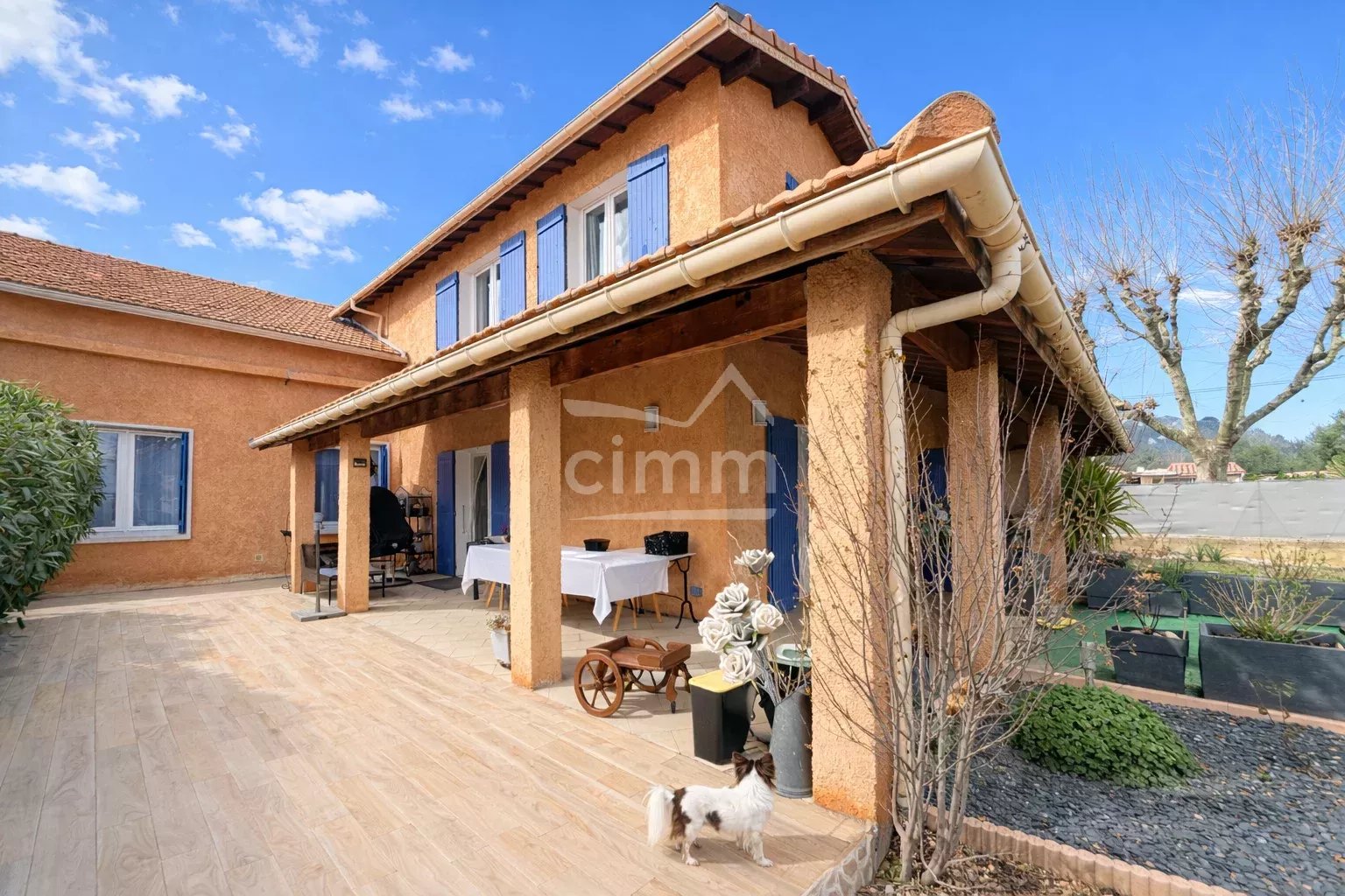 Agence immobilière de 