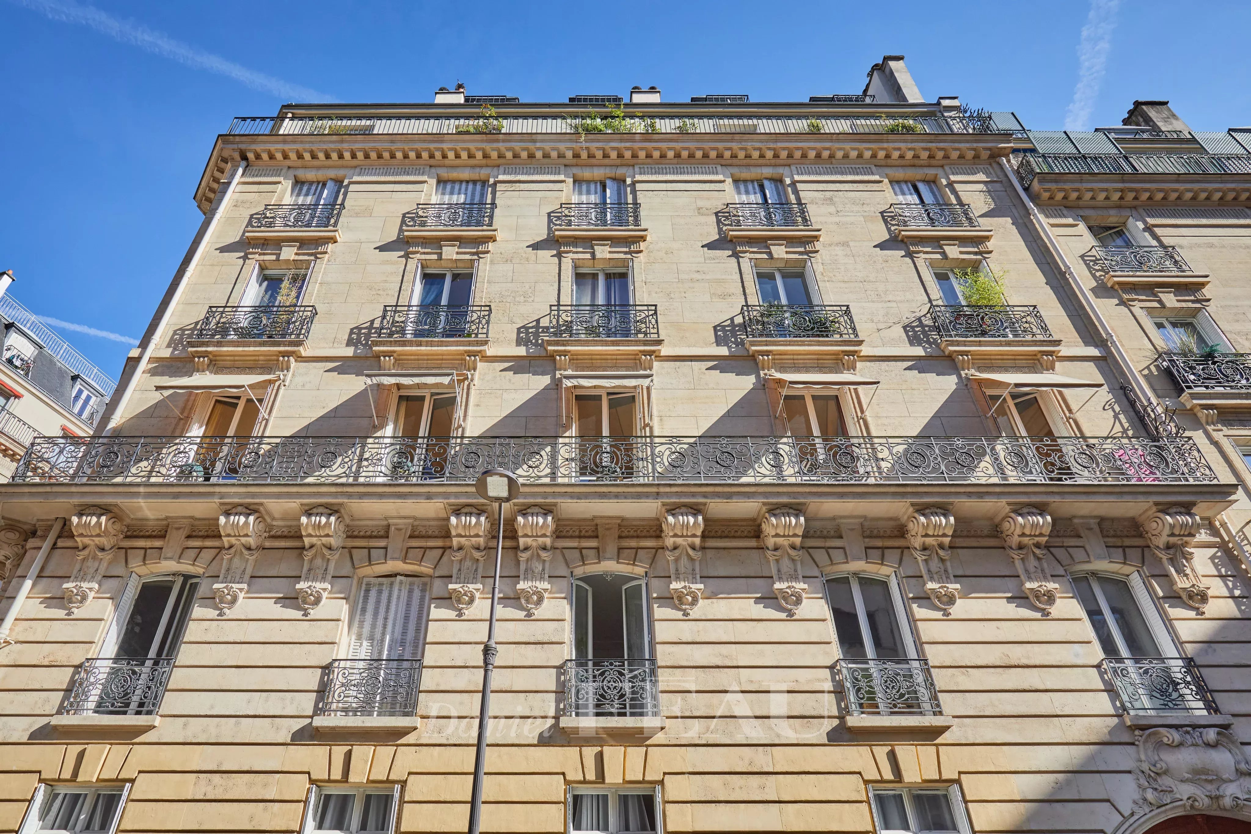 Sale Apartment Paris 16th