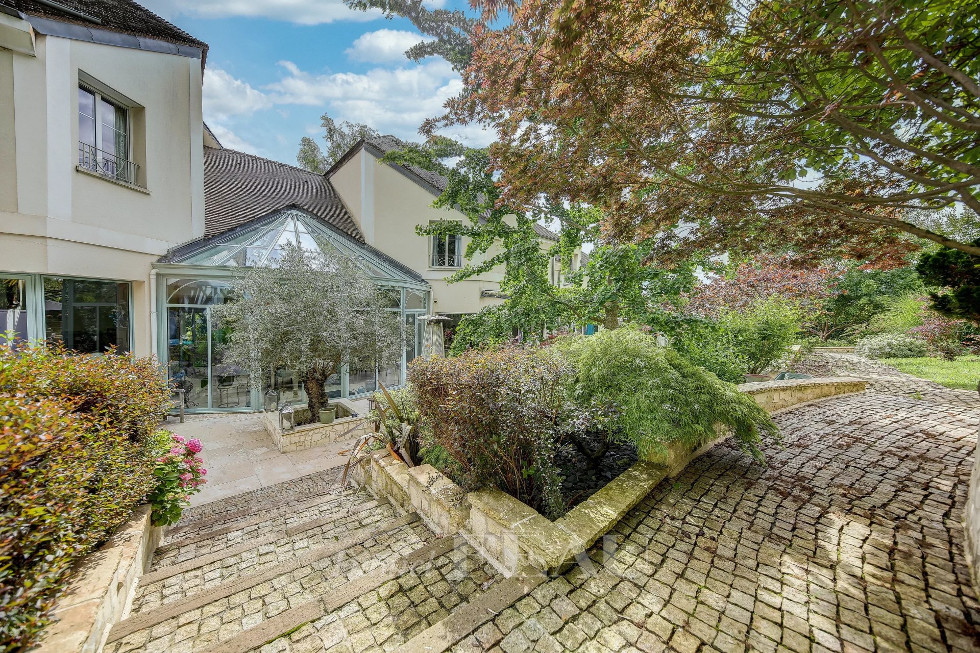 6 Bedroom Villa/Townhouse's Image 8