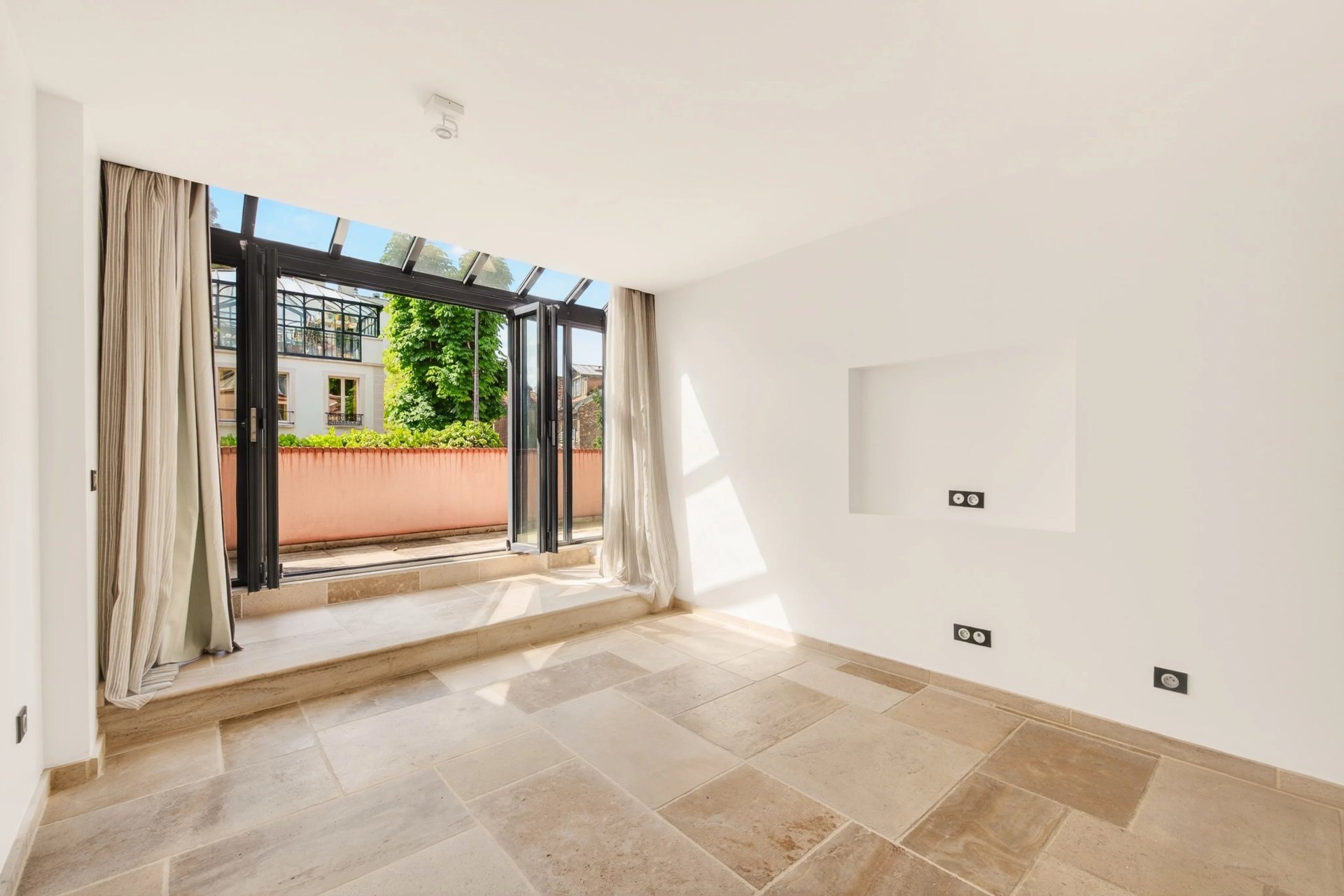 4 Bedroom Villa/Townhouse's Image 21