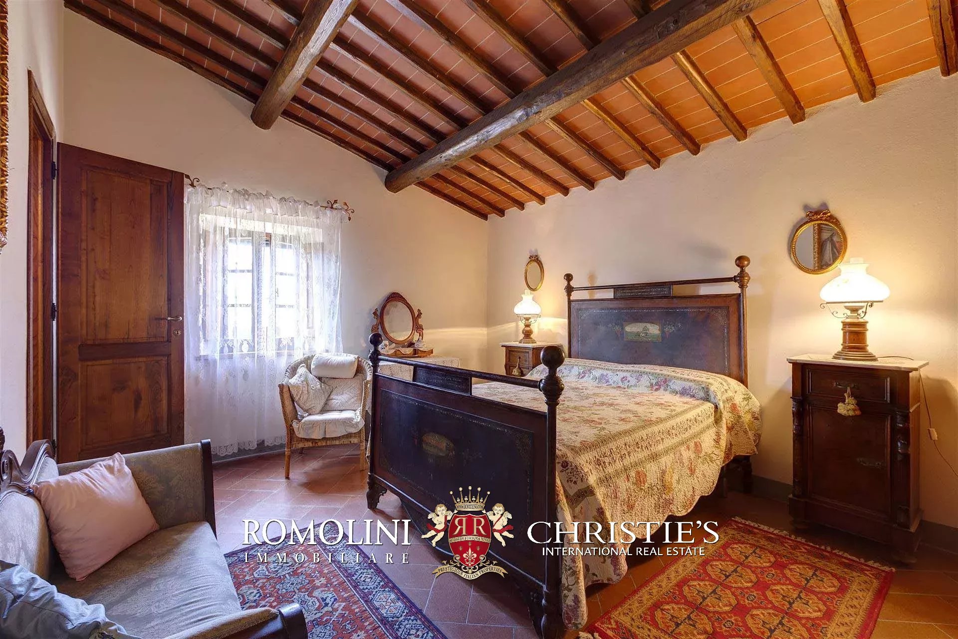 9 Bedroom Vineyard's Image 49