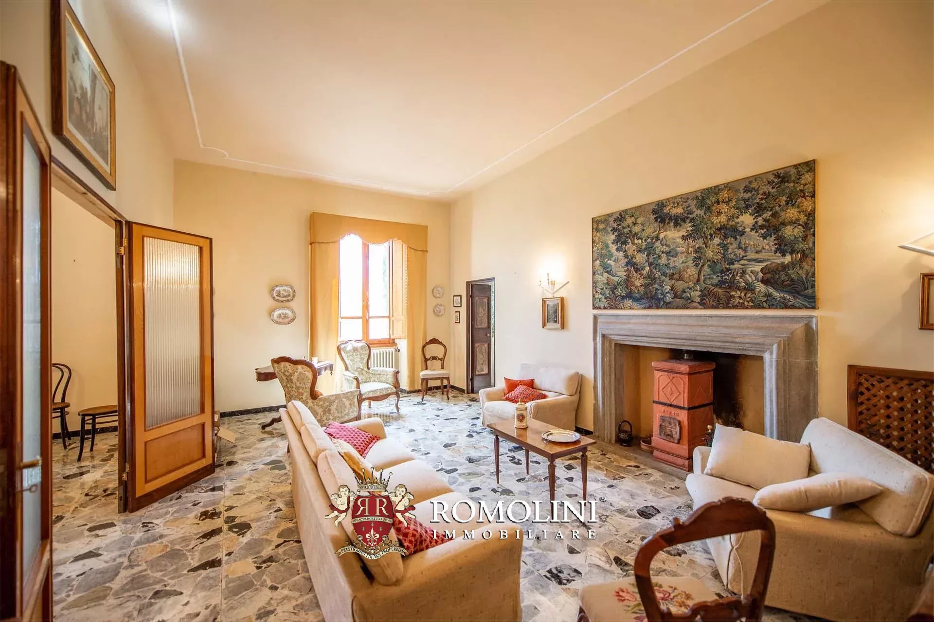 6 Bedroom Villa/Townhouse's Image 31