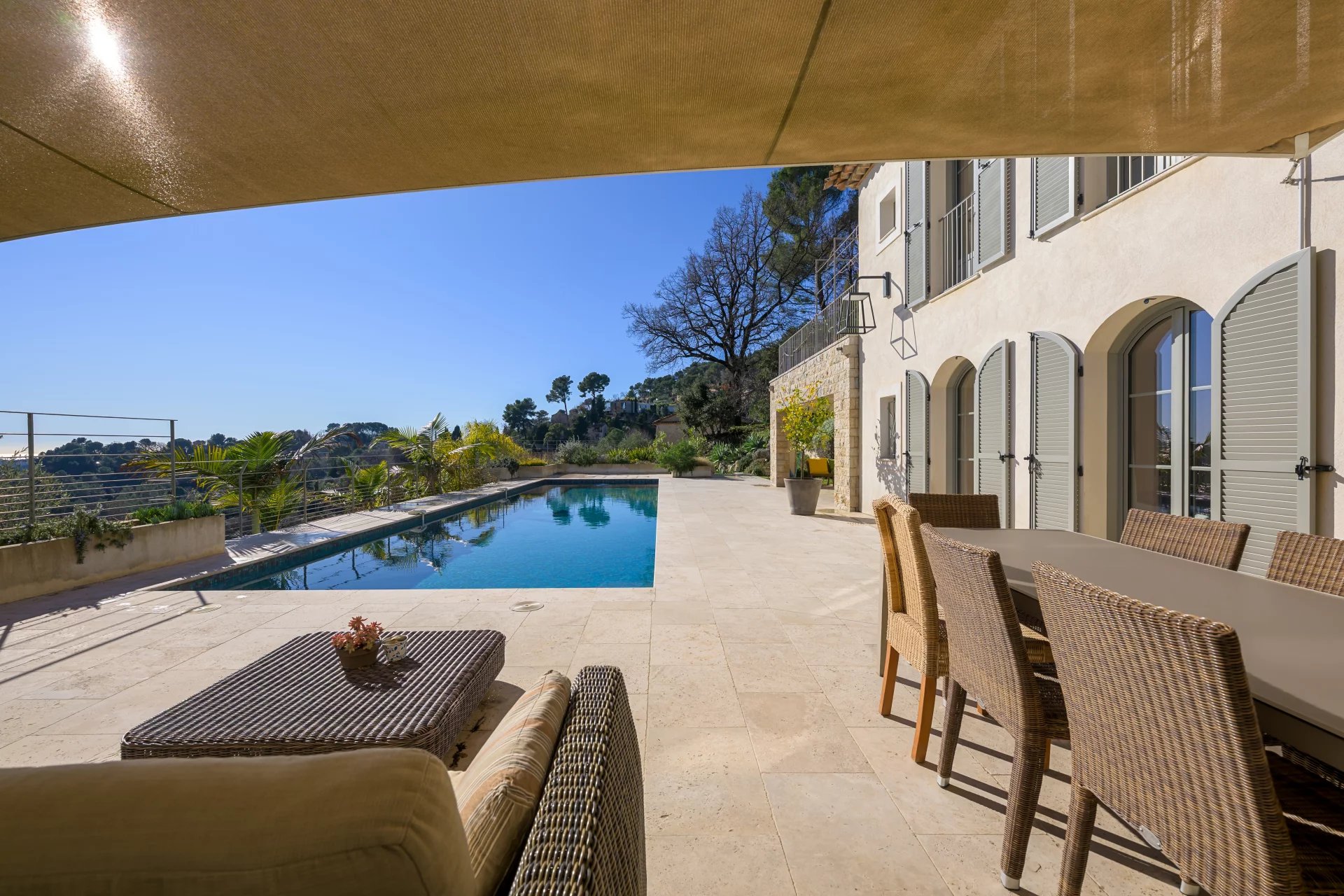 MOUGINS – MODERN TOWNHOUSE WITH SEA VIEW – WALKING DISTANCE TO THE VILLAGE - picture 3