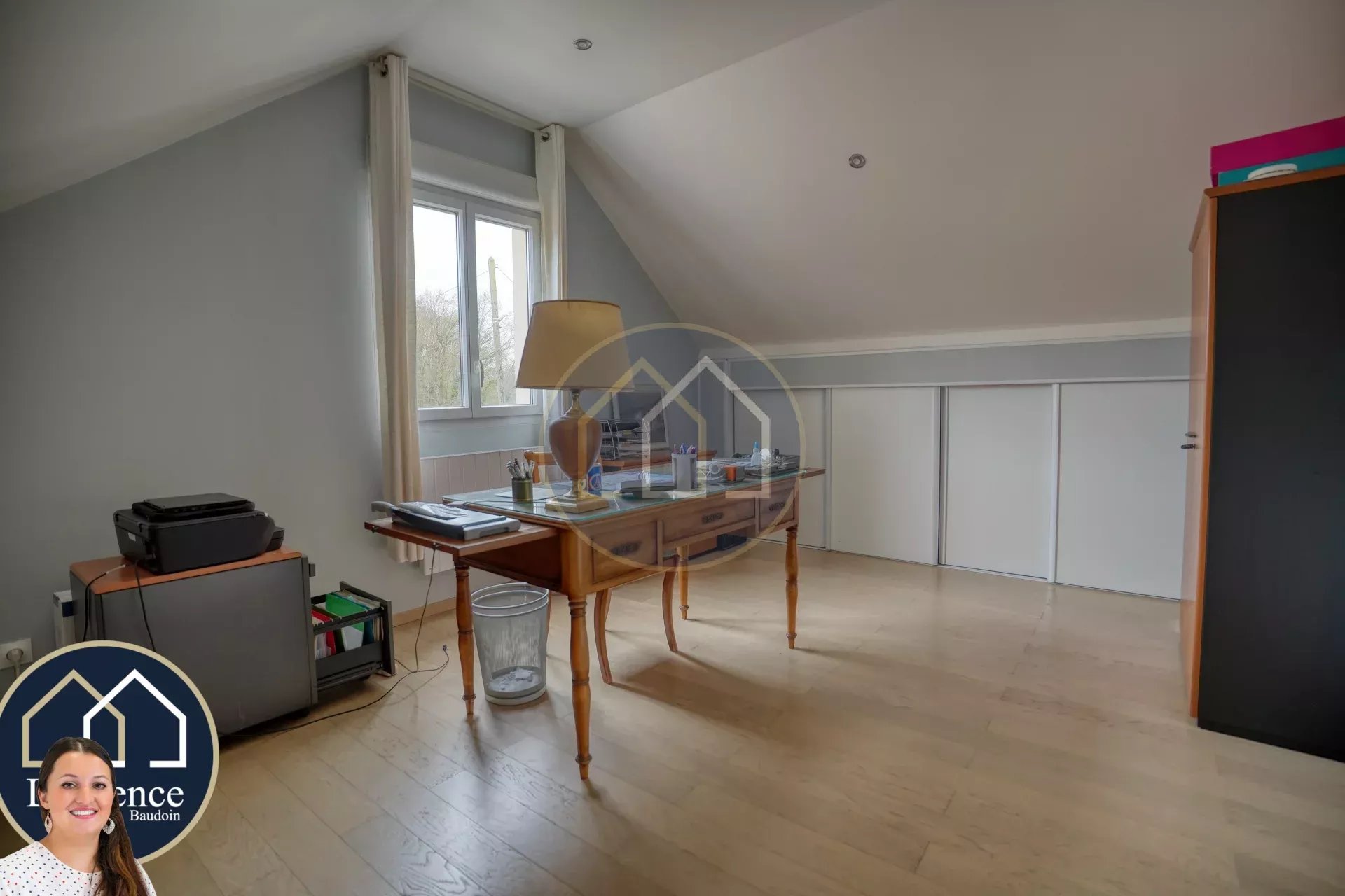 COUP DE CŒUR ASSURÉ – MAISON FAMILIALE RÉCENTE AUX BEAUX VOLUMES, 5 chambres,– 10 min Dreux / Houdan, jardin 1024m2, 5 chambres