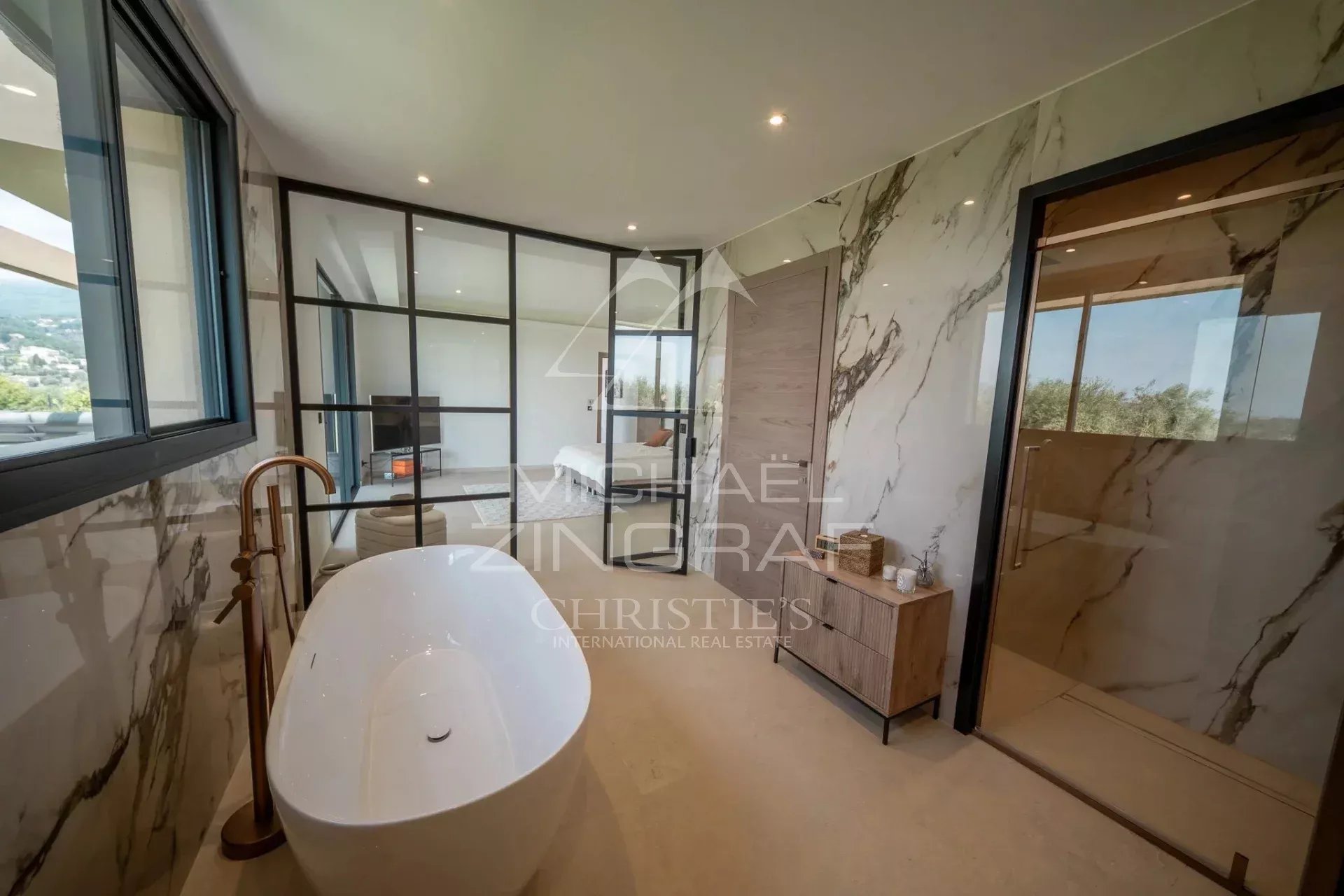 5 Bedroom Villa/Townhouse's Image 7